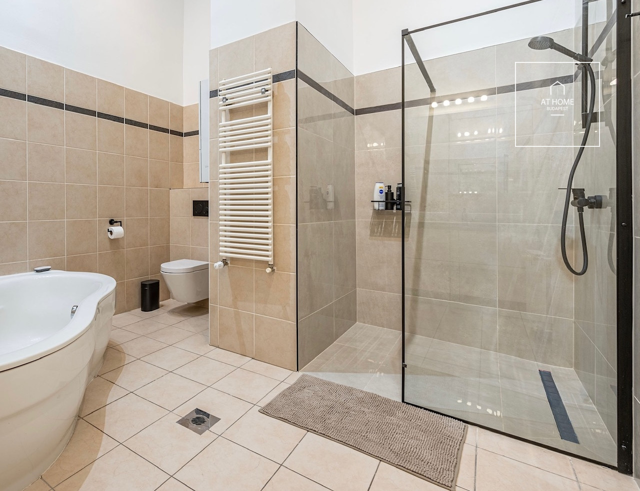Beautiful refurbished apartment for rent Budapest VI. district, Terézváros