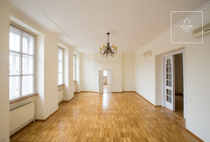 Stunning apartment for rent Budapest VI. district, Terézváros