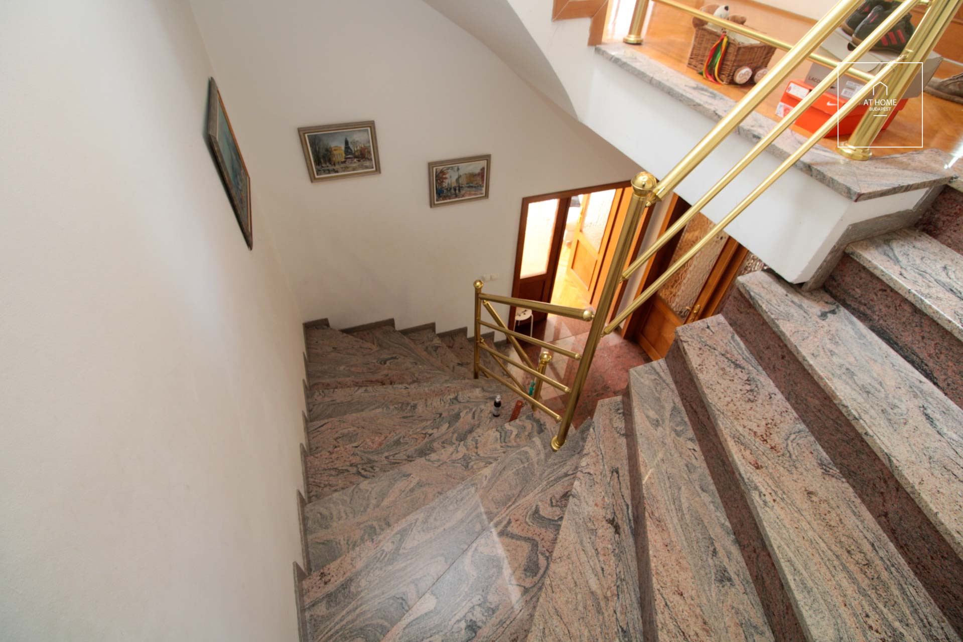 Bűbájos ikerház kiadó Budapest II. kerület, Törökvész