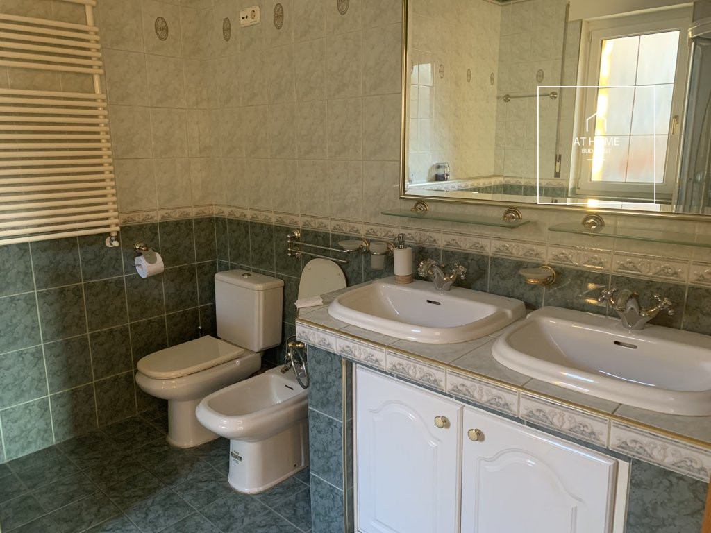 Stunning detached house for rent Budapest III. district, Testvérhegy