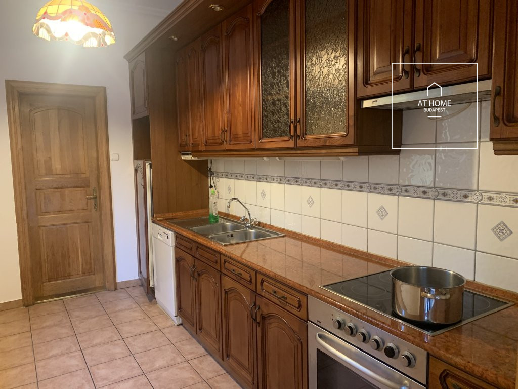 Stunning detached house for rent Budapest III. district, Testvérhegy