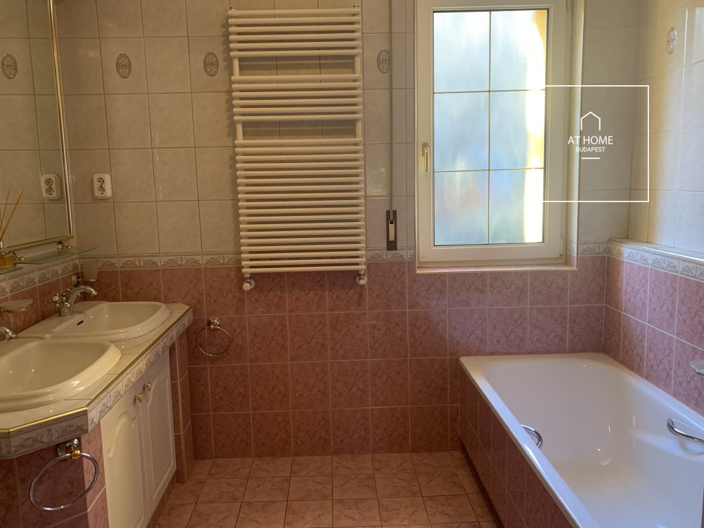 Stunning detached house for rent Budapest III. district, Testvérhegy