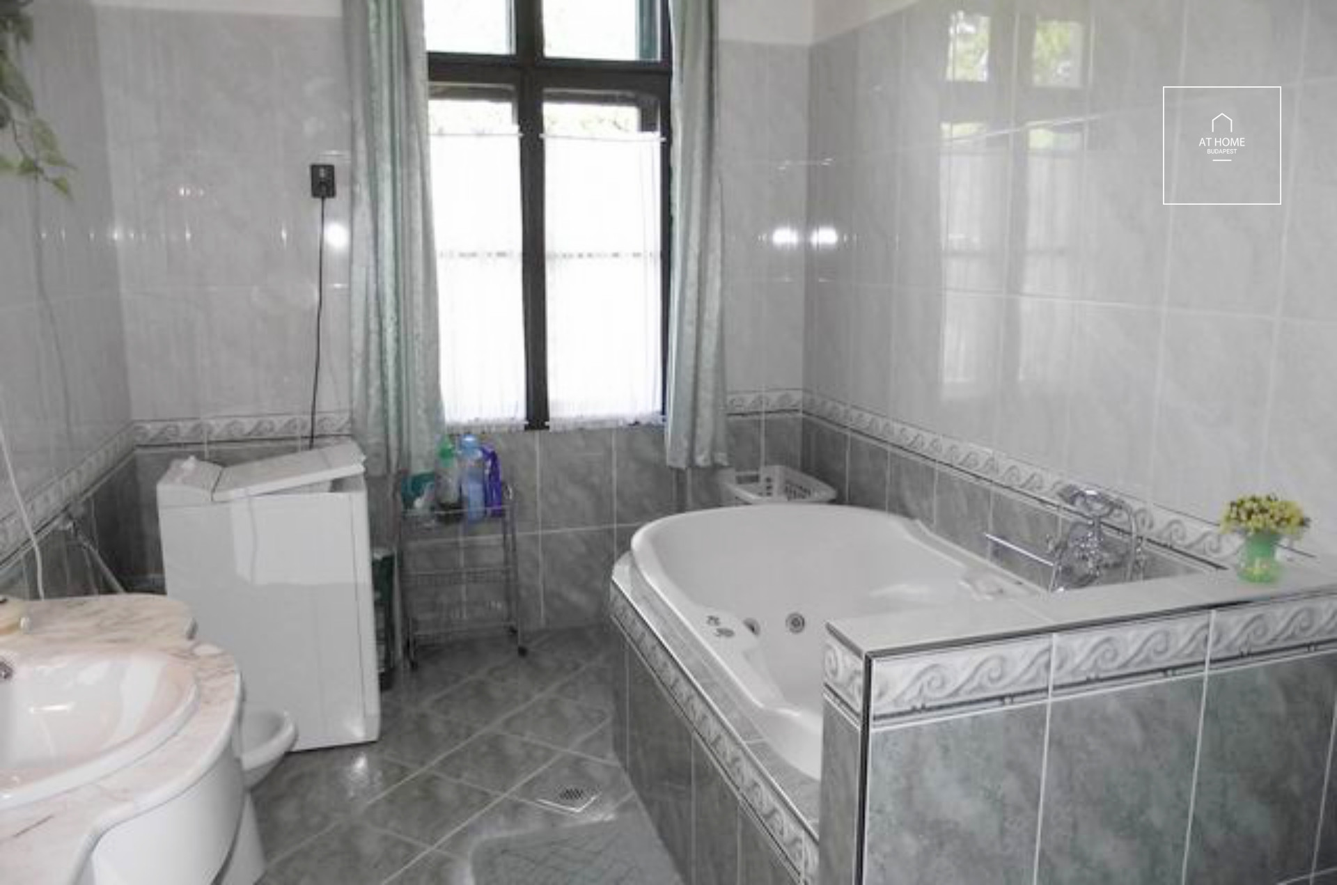 Exclusive villa for sale in Szabadbattyán