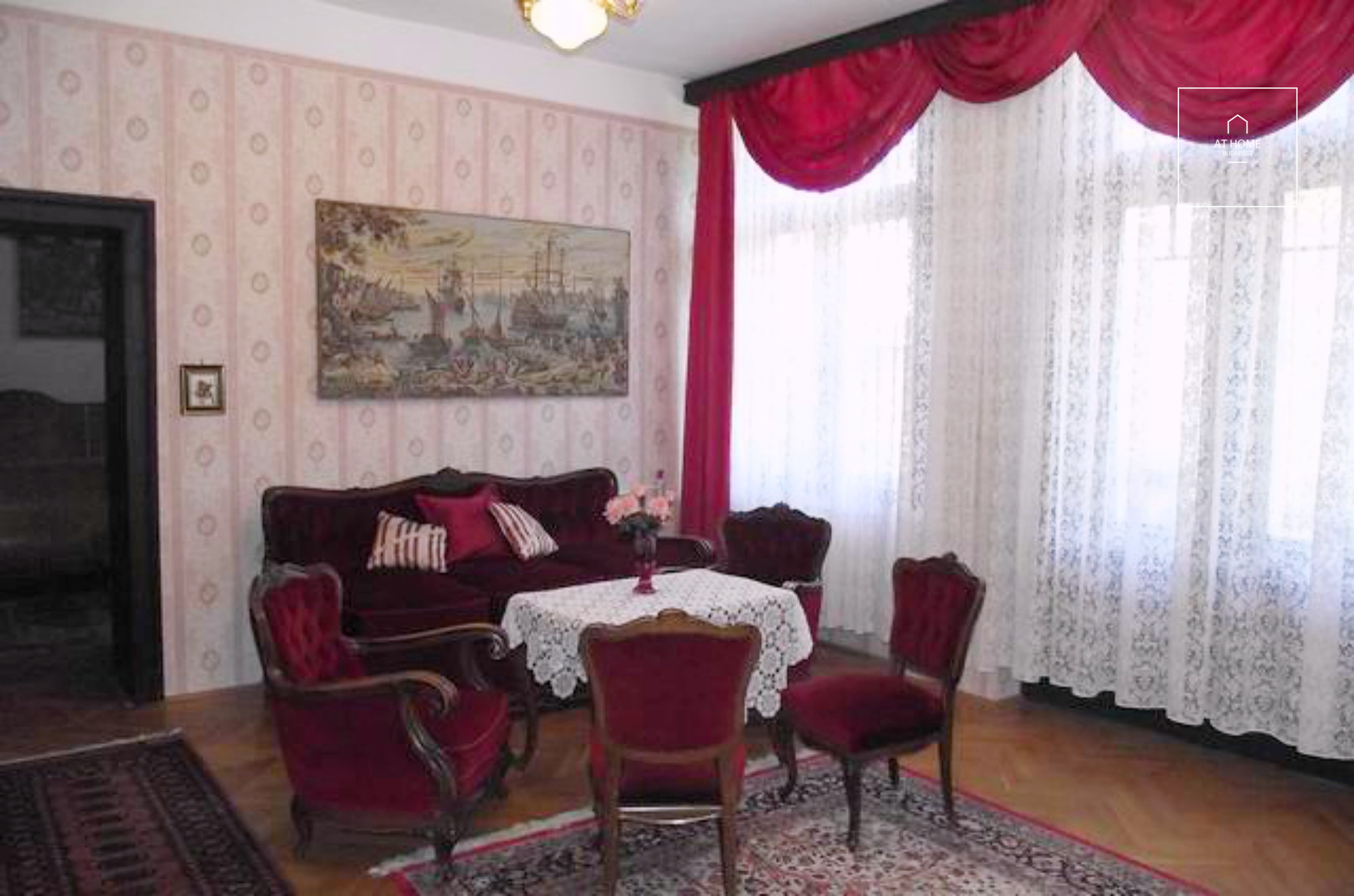Exclusive villa for sale in Szabadbattyán