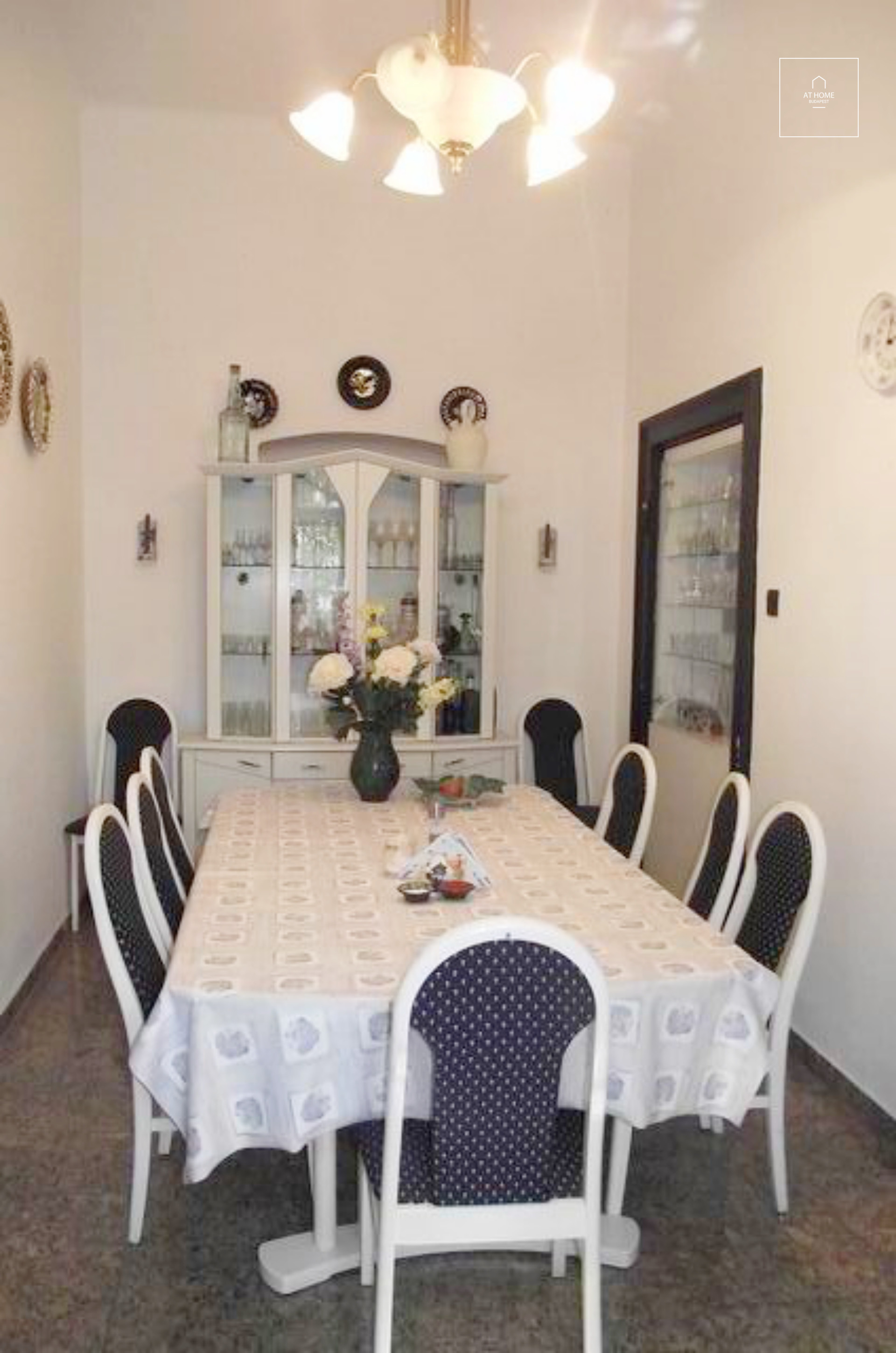Exclusive villa for sale in Szabadbattyán
