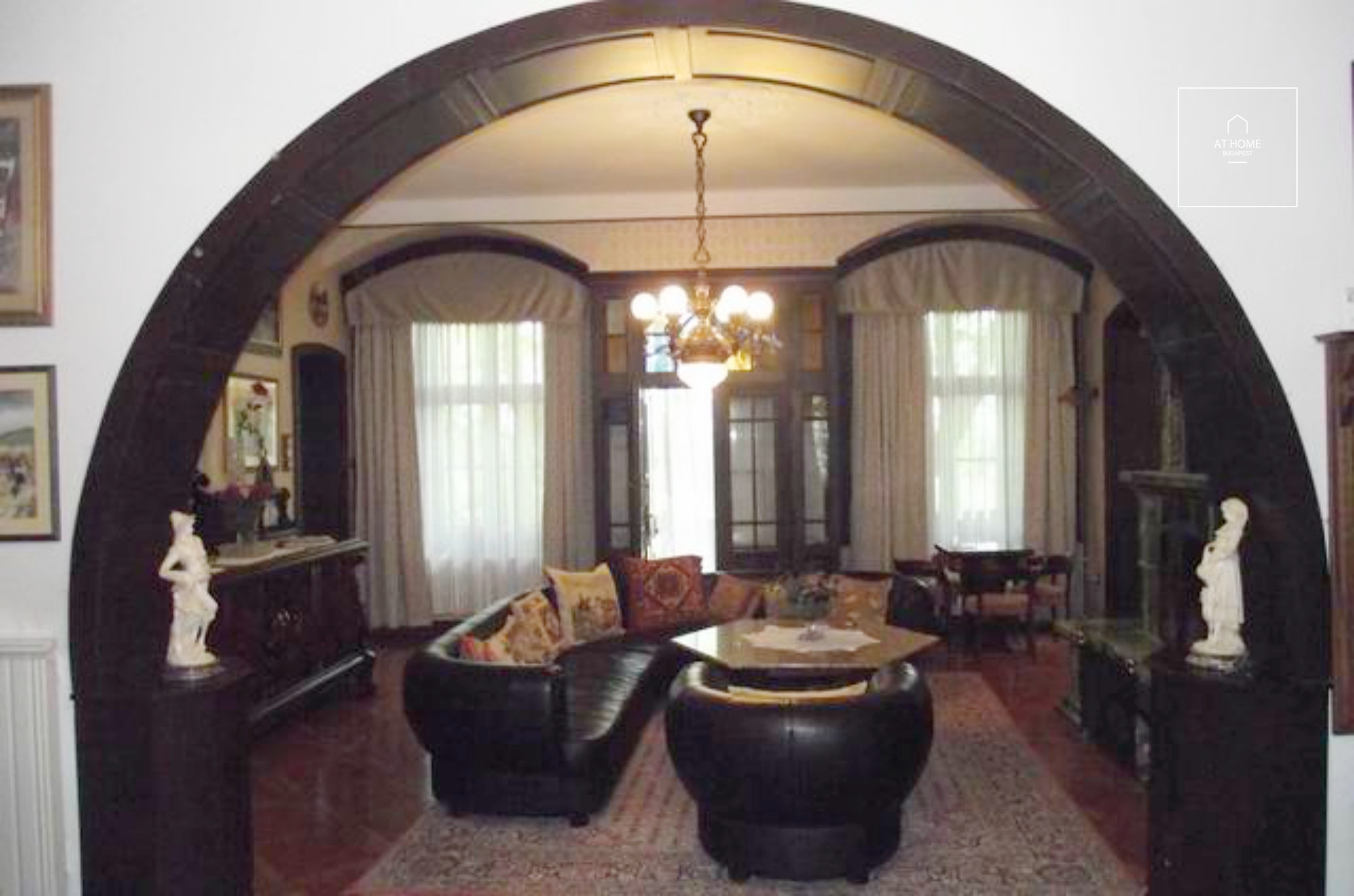 Exclusive villa for sale in Szabadbattyán