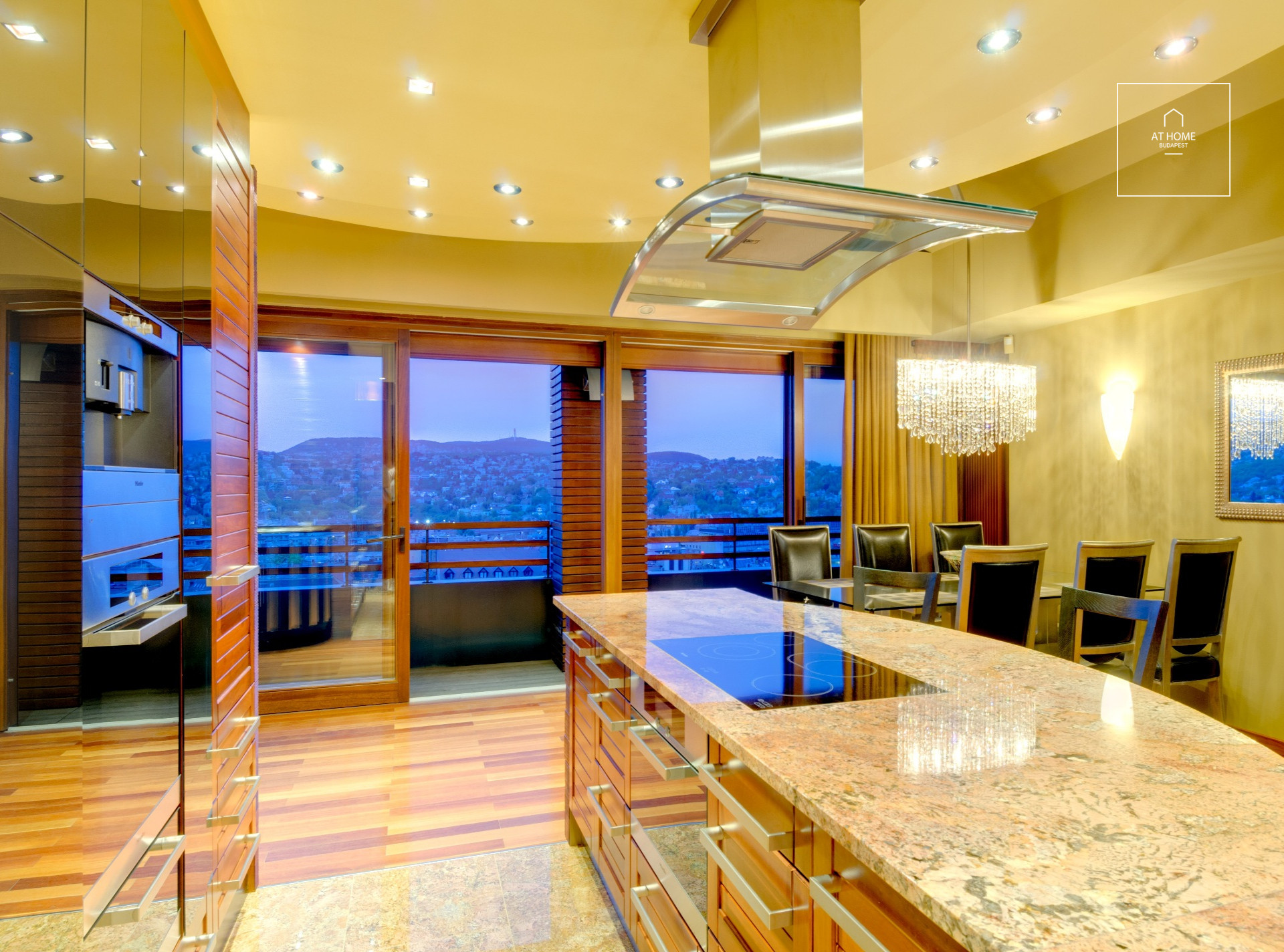 Luxus penthouse lakás az I. kerületben