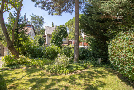 Beautiful luxury family house with green view in Pálvölgy, Budapest