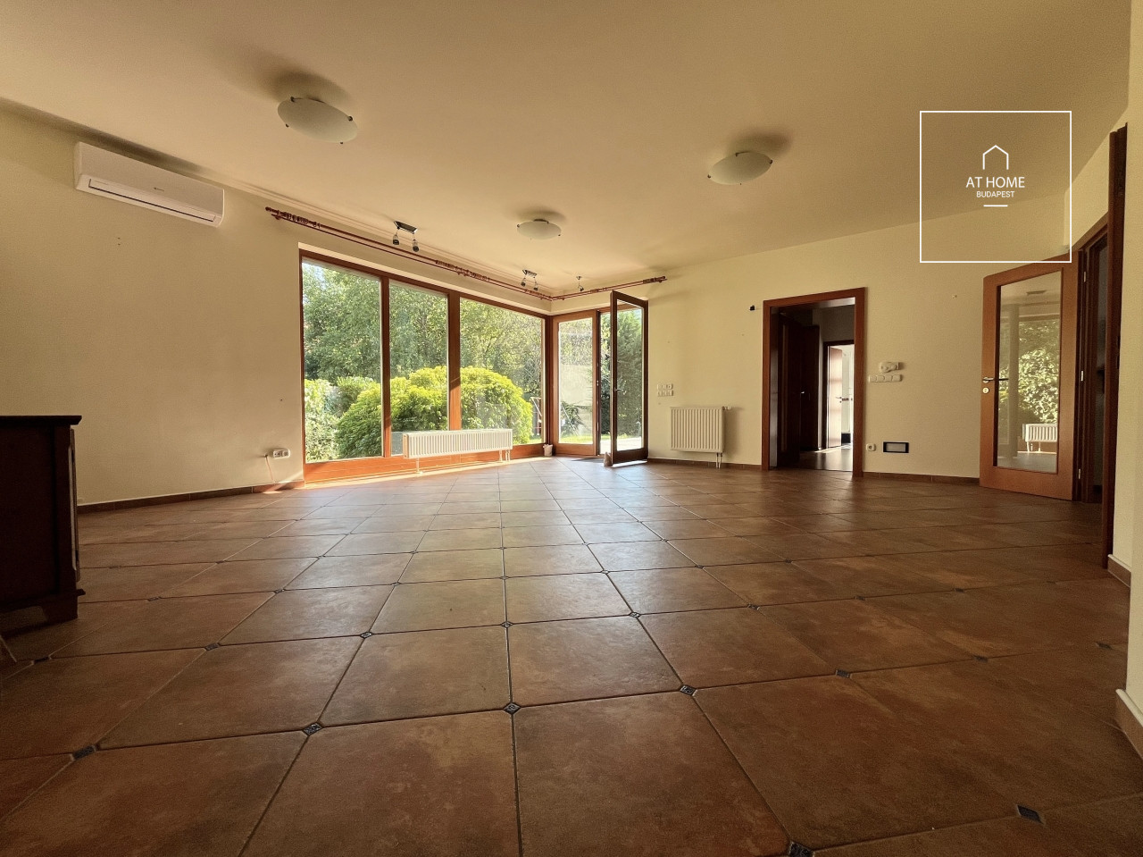 Elegant detached house Budapest III. district, Testvérhegy