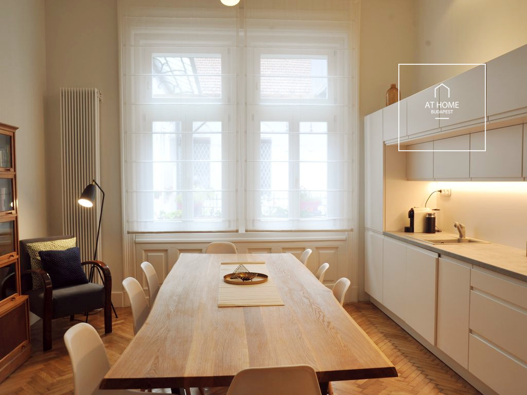 Fully furnished 133 sqm, 3-bedroom apartment for rent in the 6th district