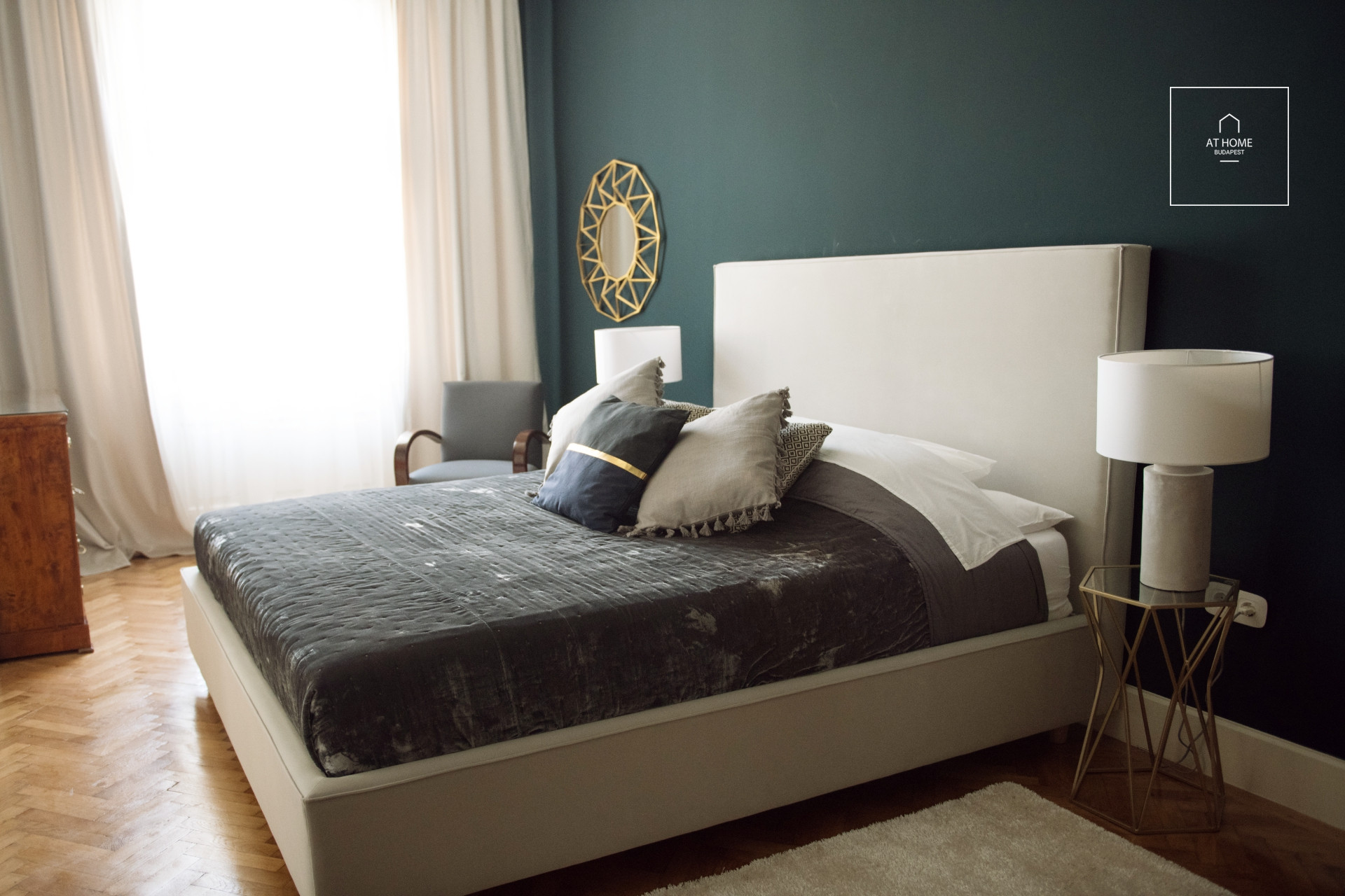 Fully furnished 133 sqm, 3-bedroom apartment for rent in the 6th district