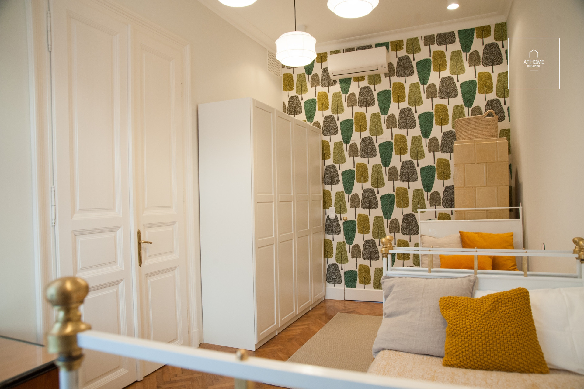 Fully furnished 133 sqm, 3-bedroom apartment for rent in the 6th district
