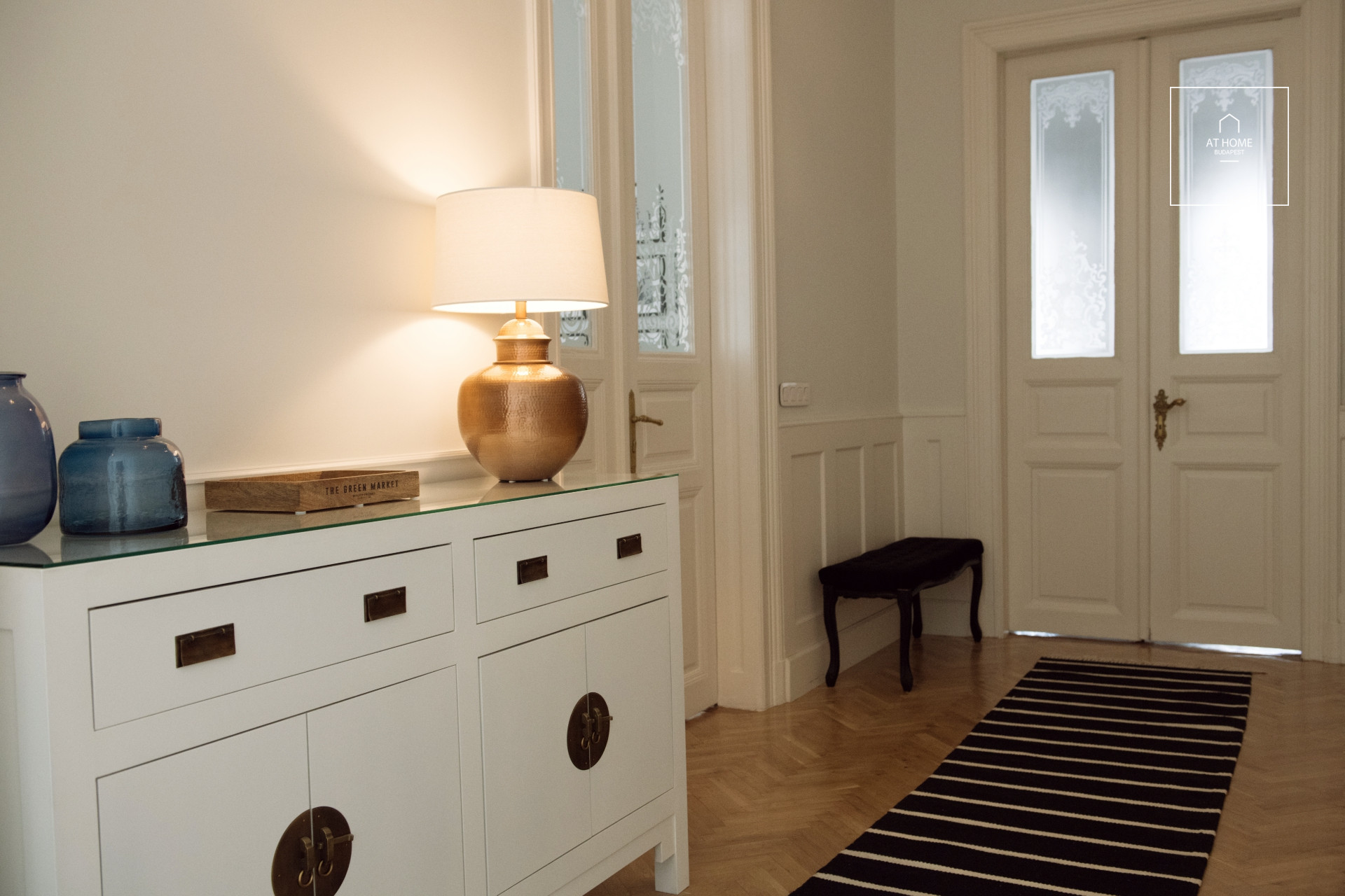 Fully furnished 133 sqm, 3-bedroom apartment for rent in the 6th district