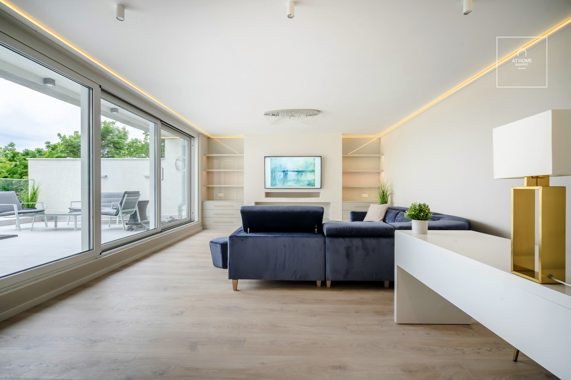 Freshly refurbished beautiful apartment with panorama in Budapest I. district