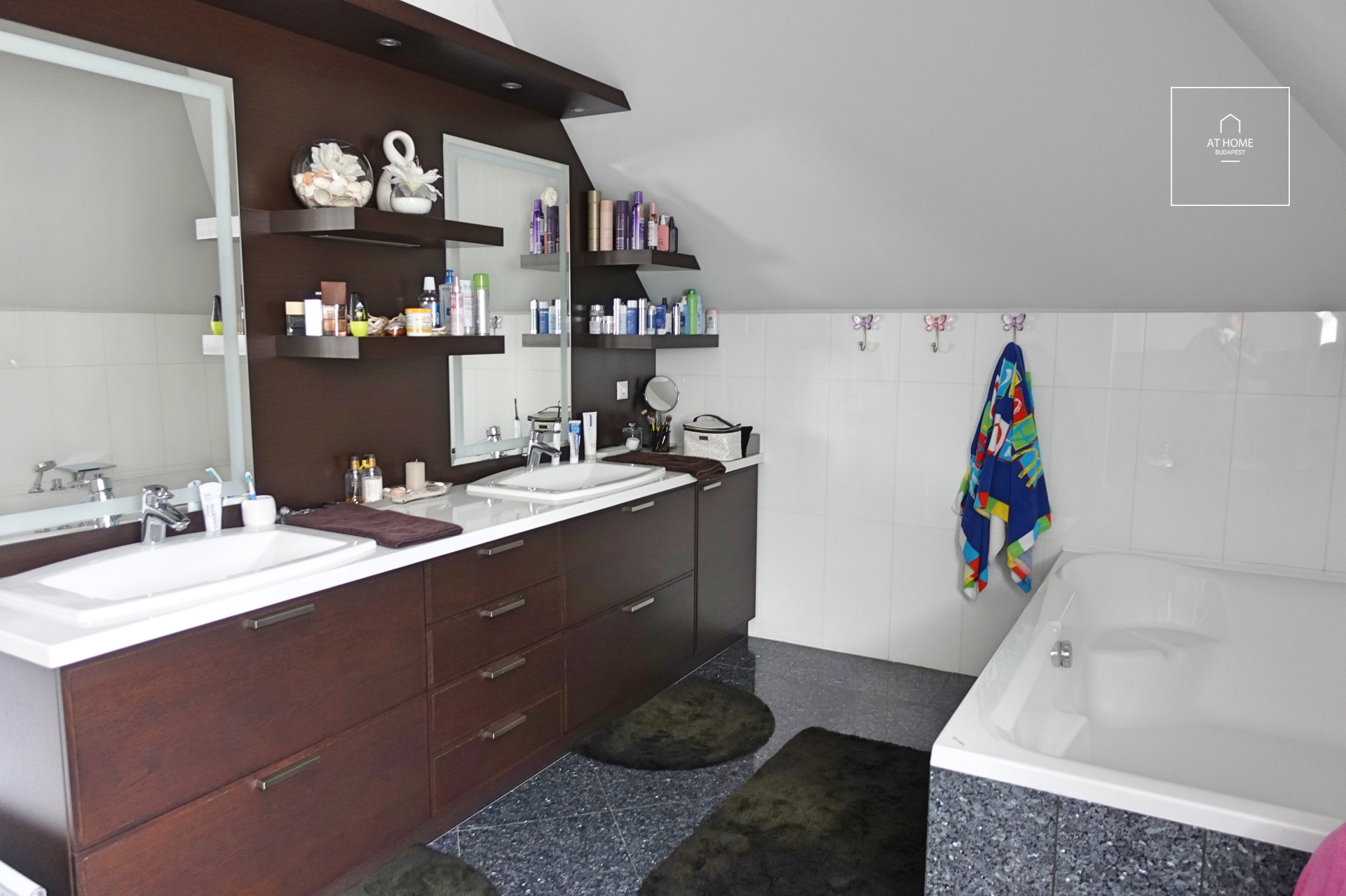 4 Luxury bedroom house in district XII. for rent