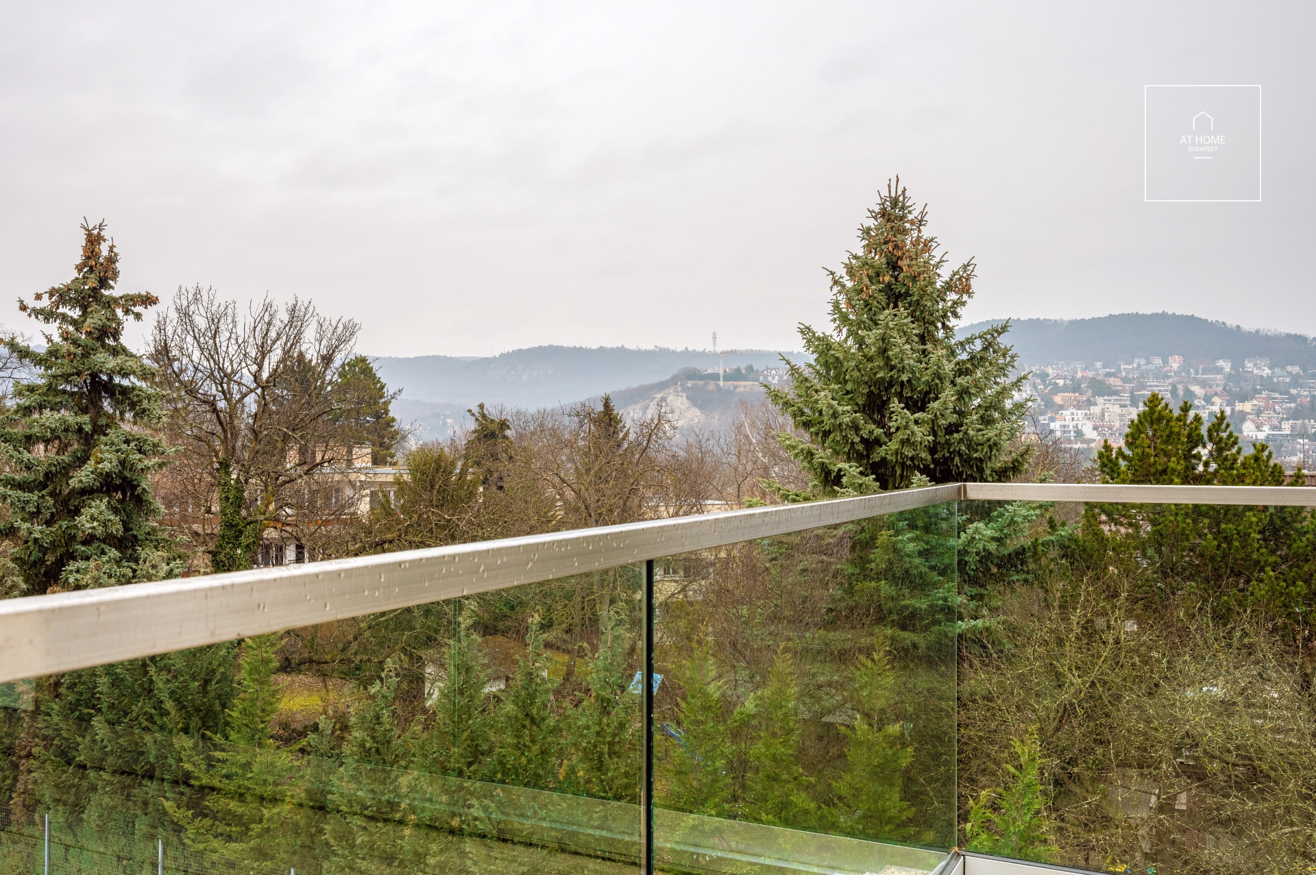 Luxury penthouse apartment in a beautiful renovated Bauhaus villa for sale in Budapest II. district