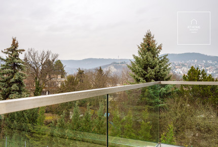 Luxury penthouse apartment in a beautiful renovated Bauhaus villa for sale in Budapest II. district