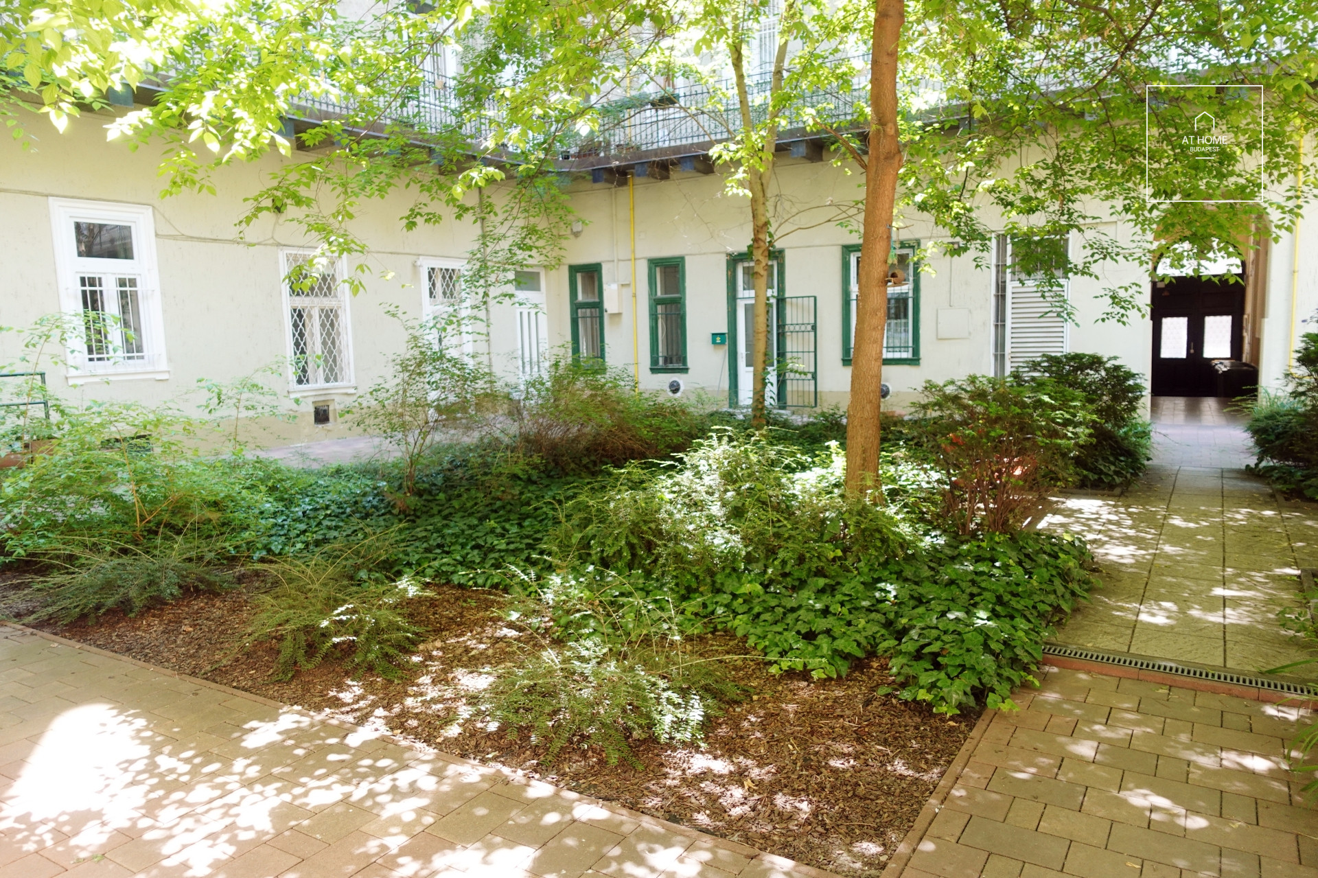 2 bedroom classical style apartment for rent in the II district on the bank of the Danube, Budapest