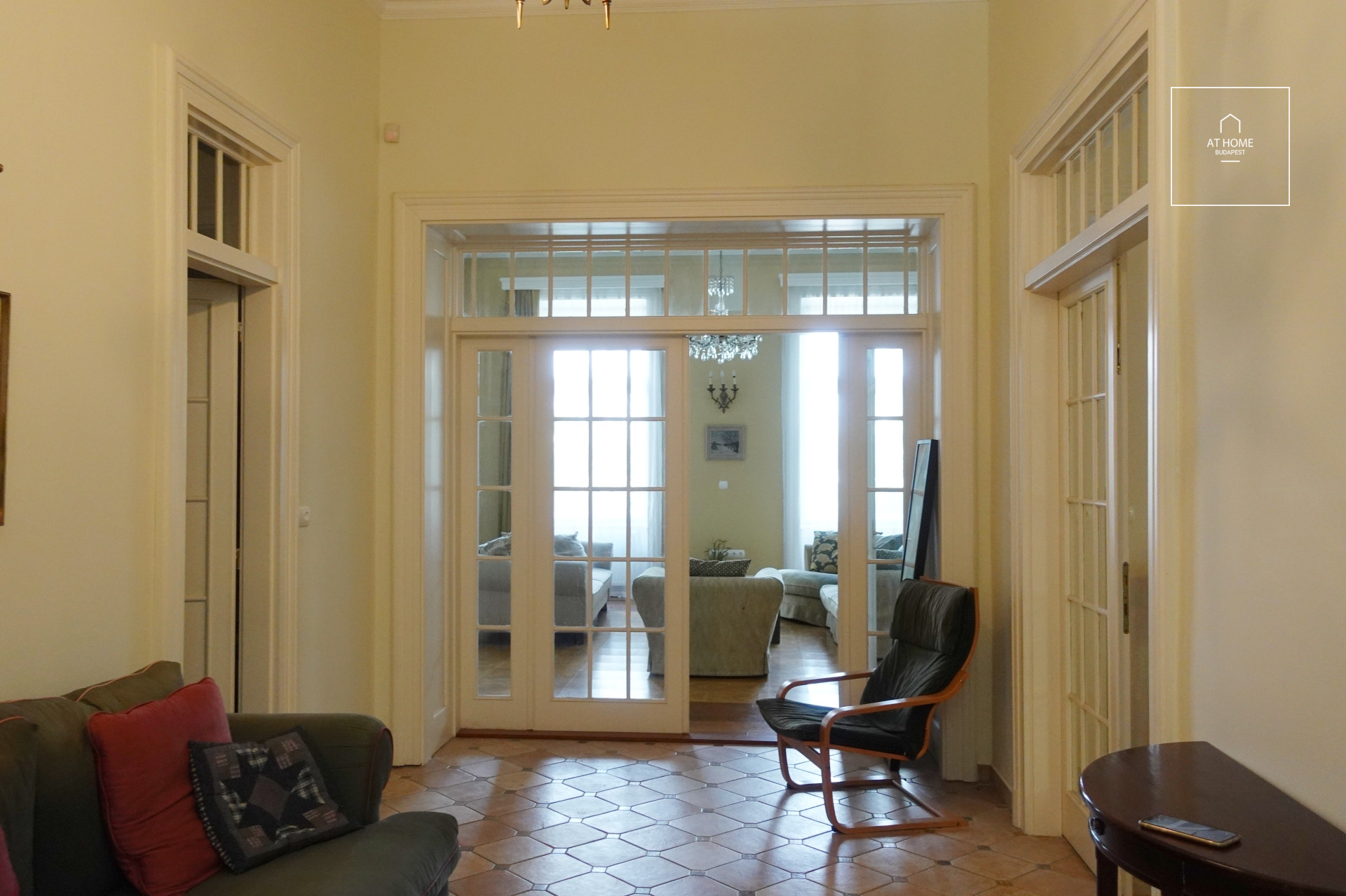 2 bedroom classical style apartment for rent in the II district on the bank of the Danube, Budapest