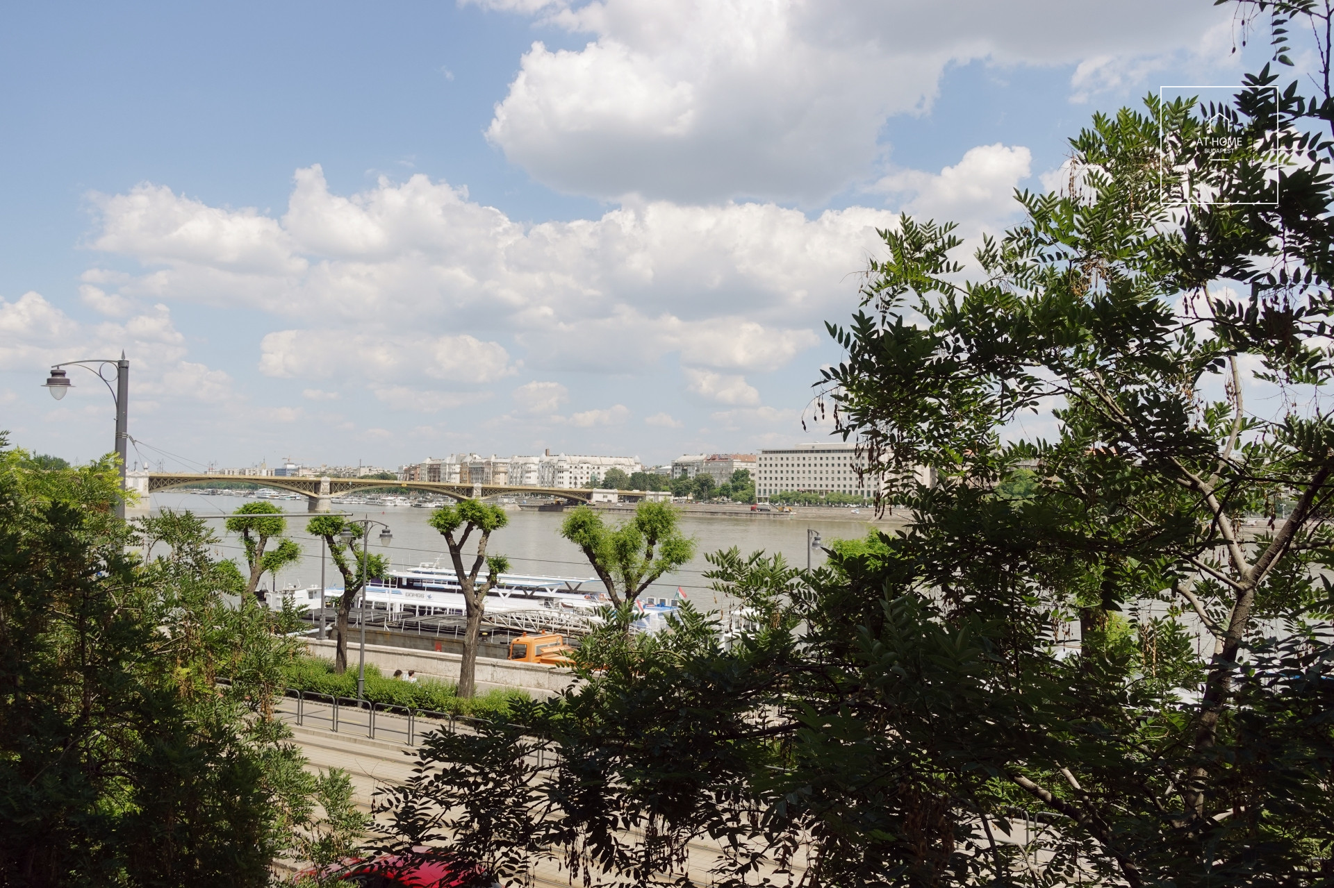 2 bedroom classical style apartment for rent in the II district on the bank of the Danube, Budapest