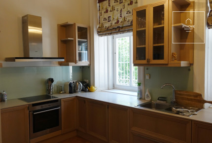 2 bedroom classical style apartment for rent in the II district on the bank of the Danube, Budapest