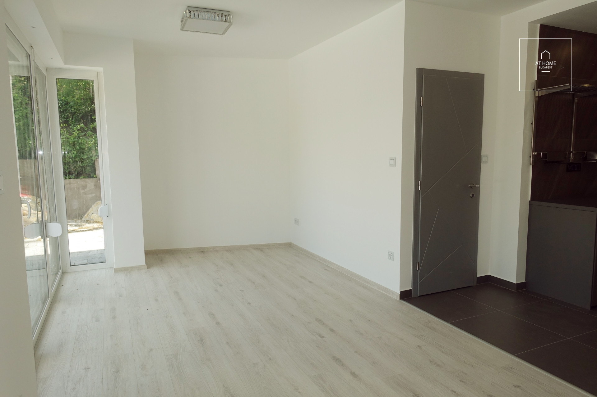 Újépítésű önnálló lakóépület a 2. kerületben, Budapesten