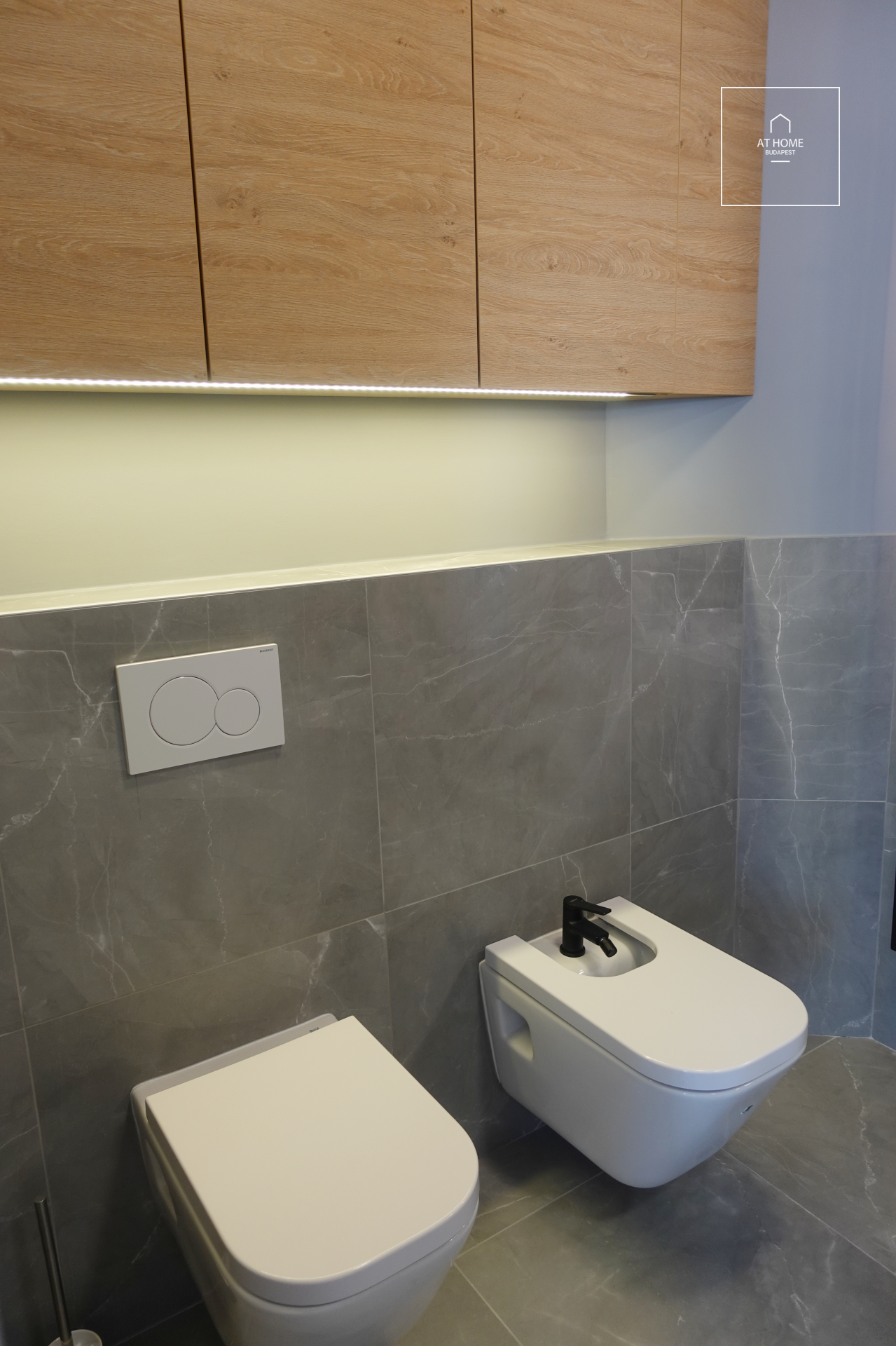 One-bedroom luxury apartment close to the Parlament for short term rent