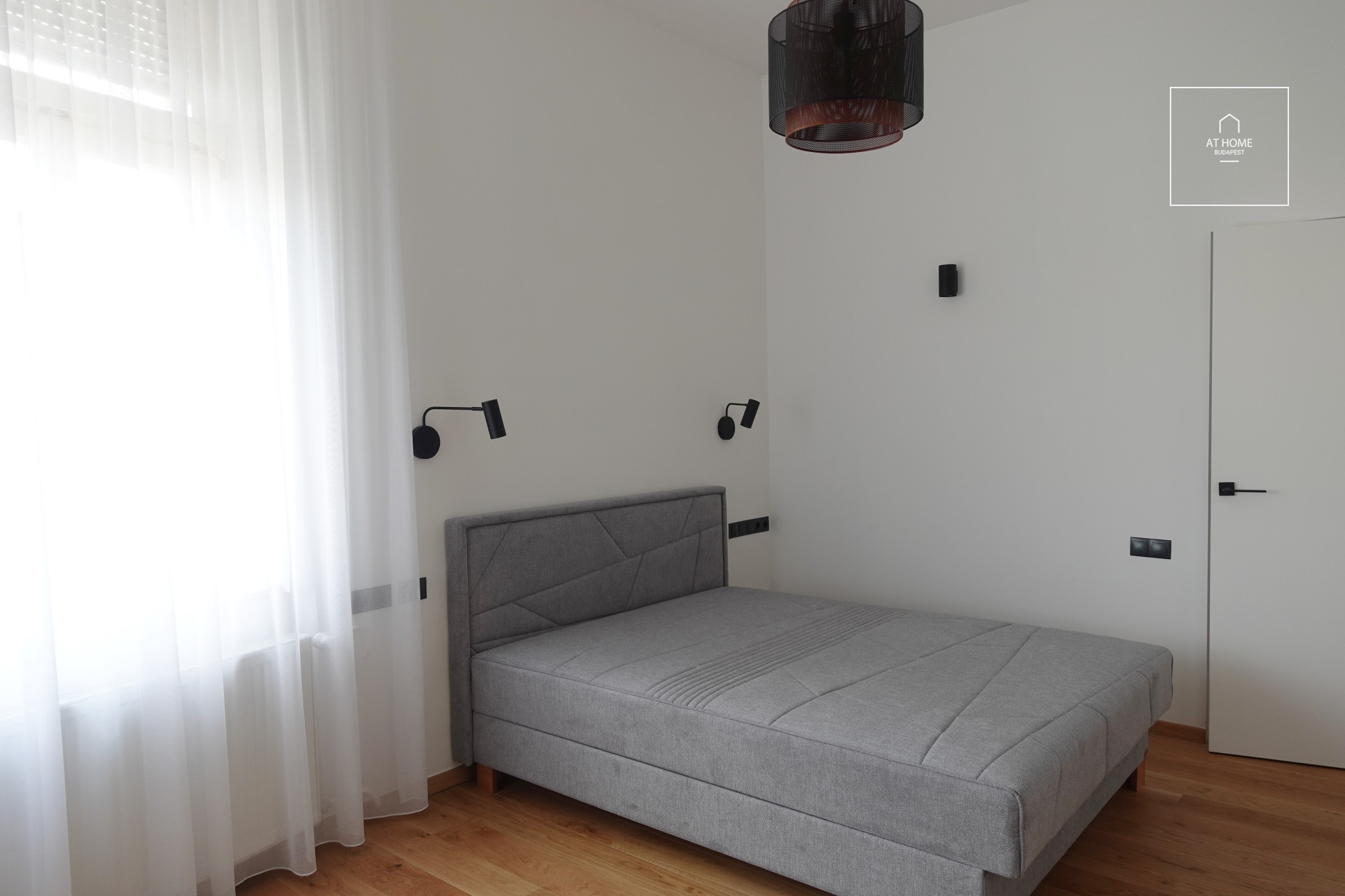 Parlamentnél egy hálószobás luxuslakás bérbeadó