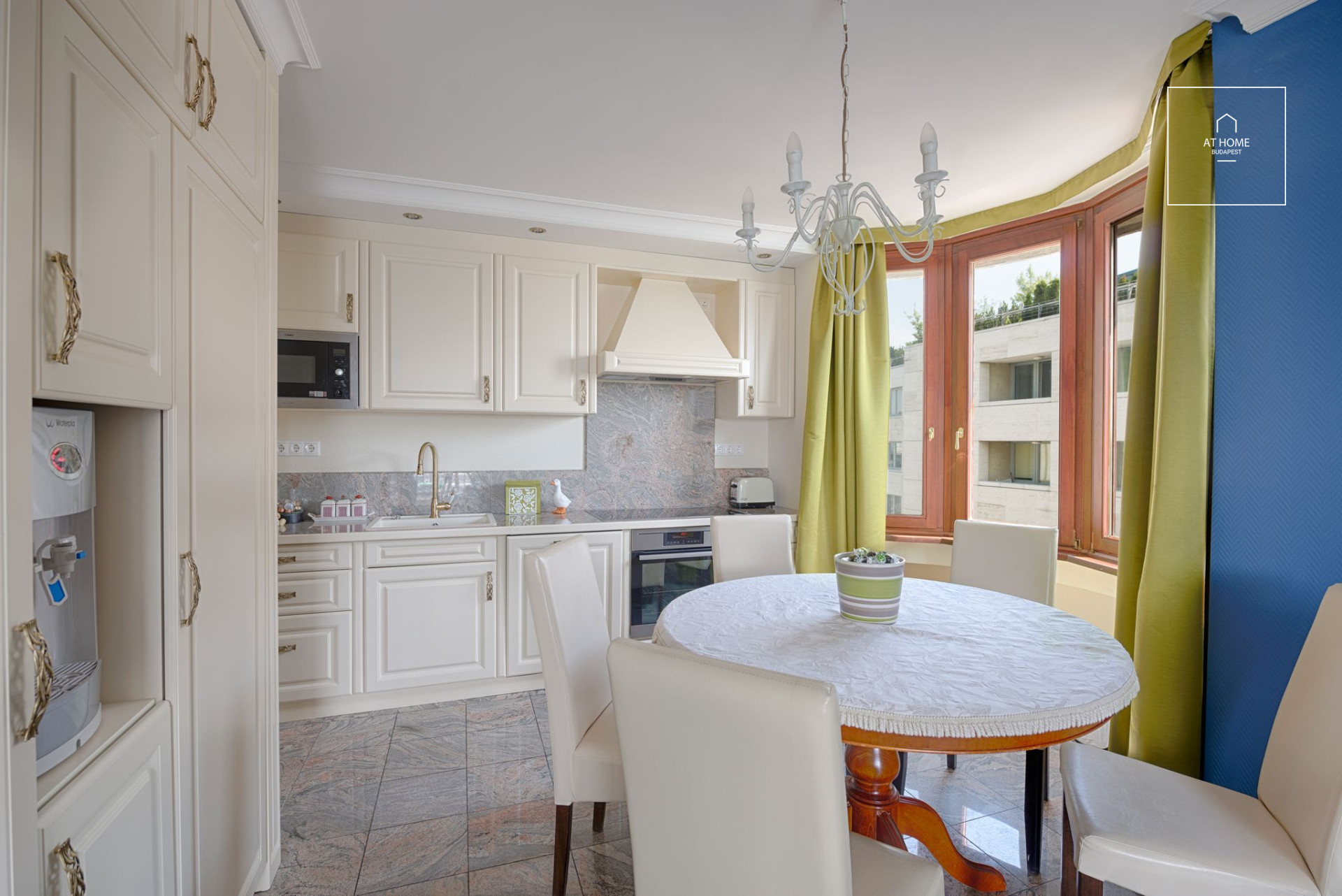 Exclusive apartment with a view of the Danube for sale in district 9 of Budapest