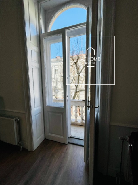 Budapest, VI. kerület Lipótvárosban frissen felújított lakás kiadó.