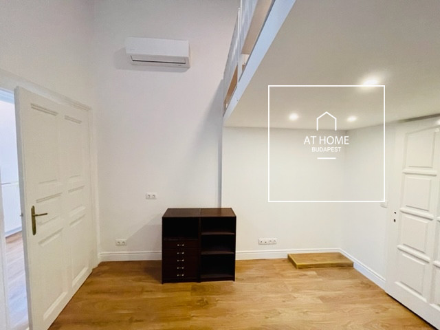 In the 6th district of Budapest a newly renovated apartment is for rent