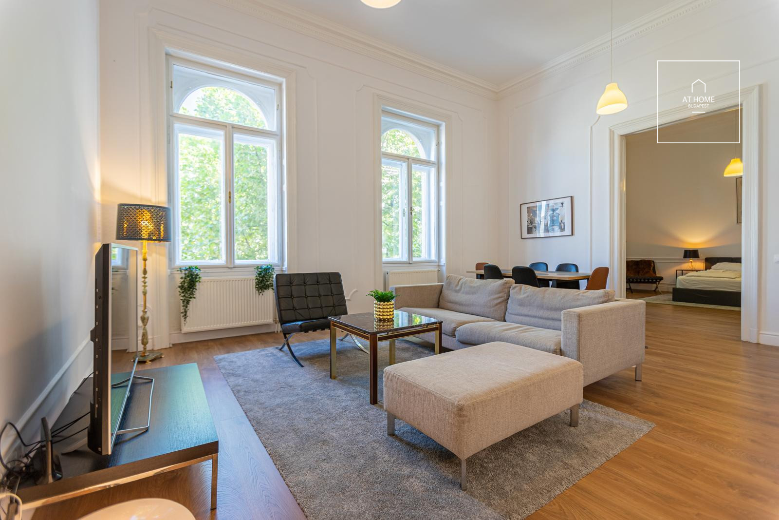 In the 6th district of Budapest a newly renovated apartment is for rent