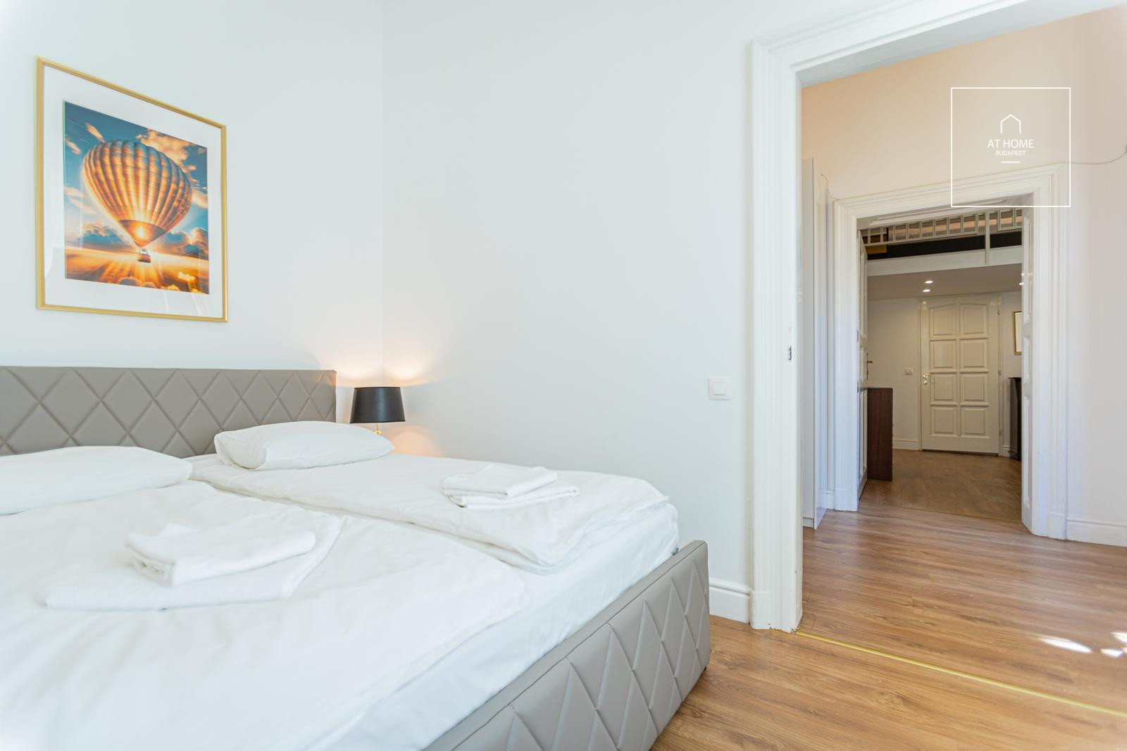In the 6th district of Budapest a newly renovated apartment is for rent
