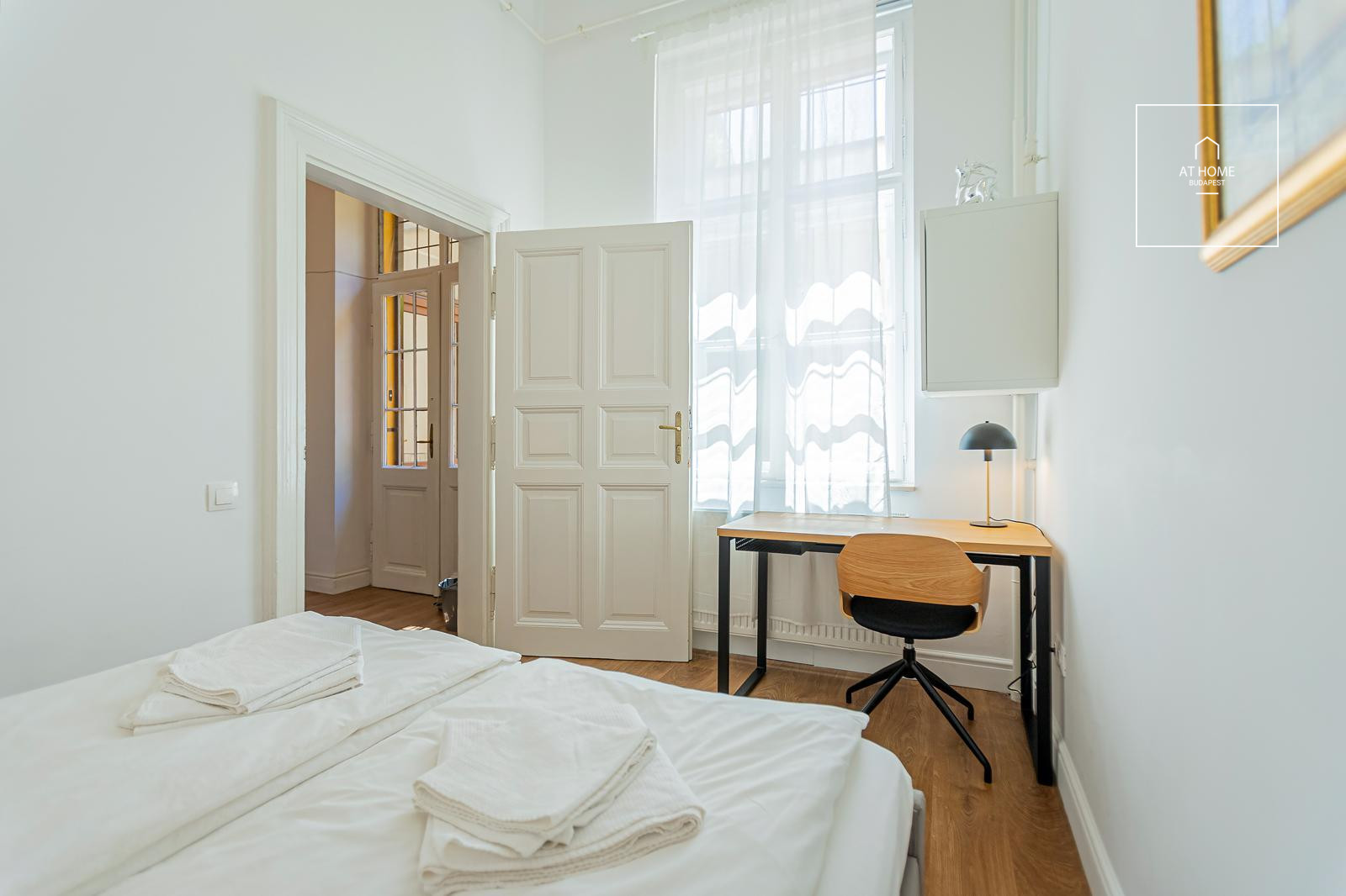 In the 6th district of Budapest a newly renovated apartment is for rent