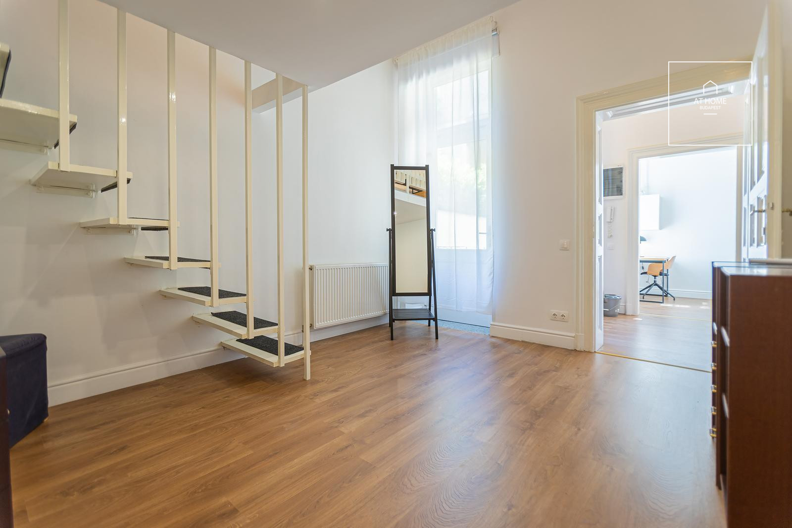 In the 6th district of Budapest a newly renovated apartment is for rent