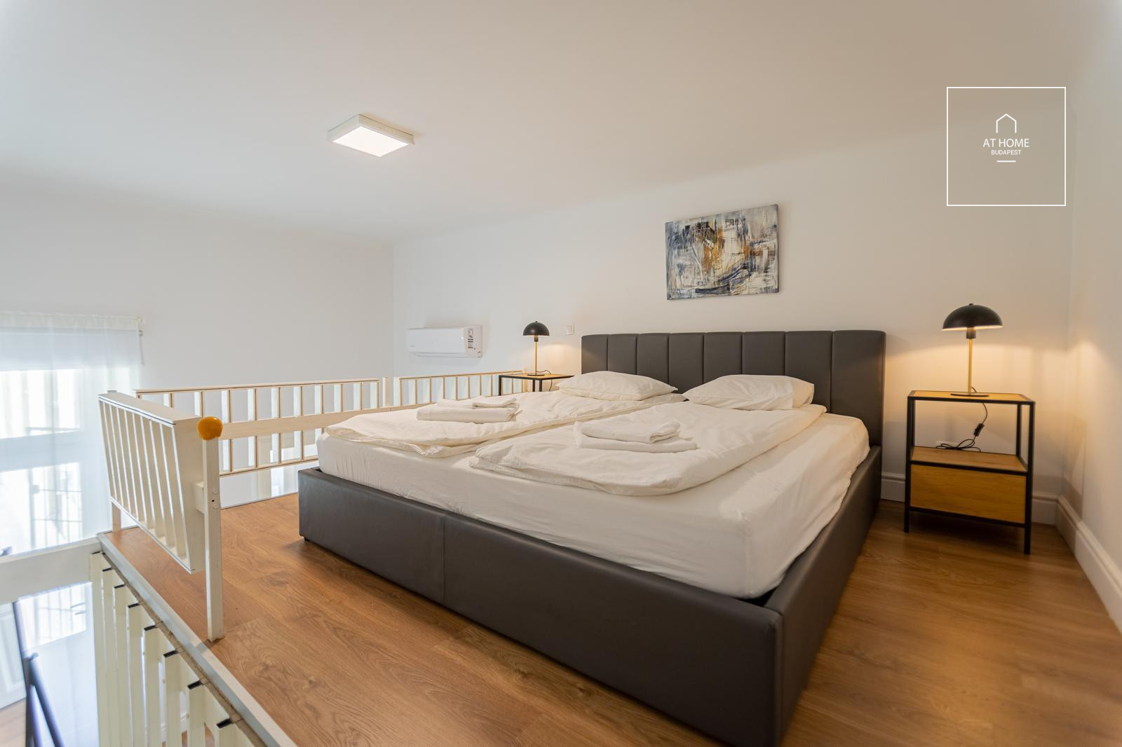 In the 6th district of Budapest a newly renovated apartment is for rent