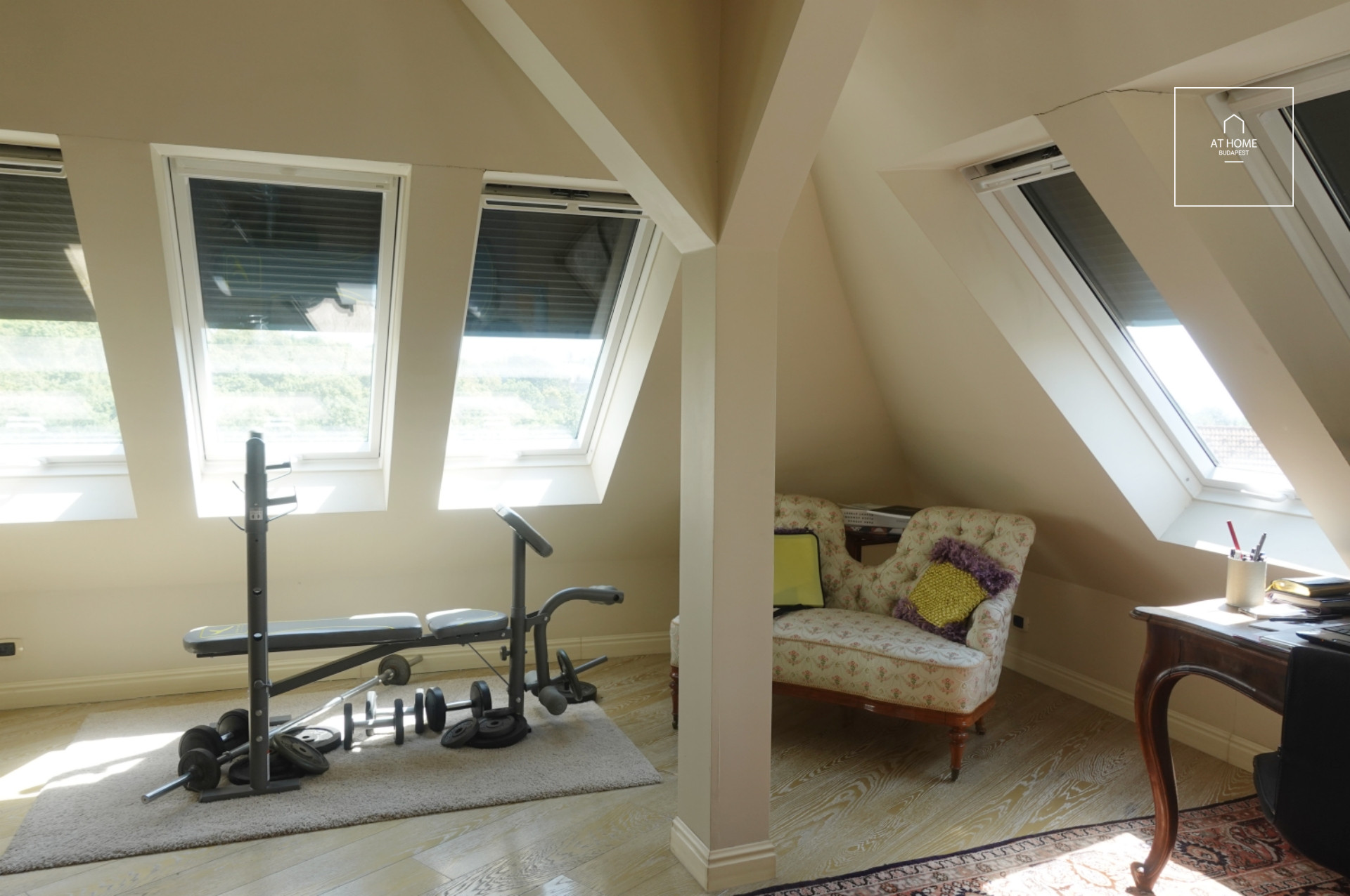 Separate semi-detached house with view and beautiful garden for sale in Budapest, district 12