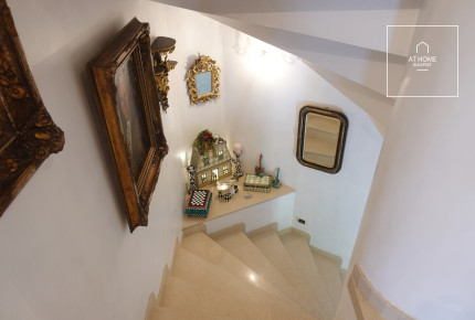 Separate semi-detached house with view and beautiful garden for sale in Budapest, district 12