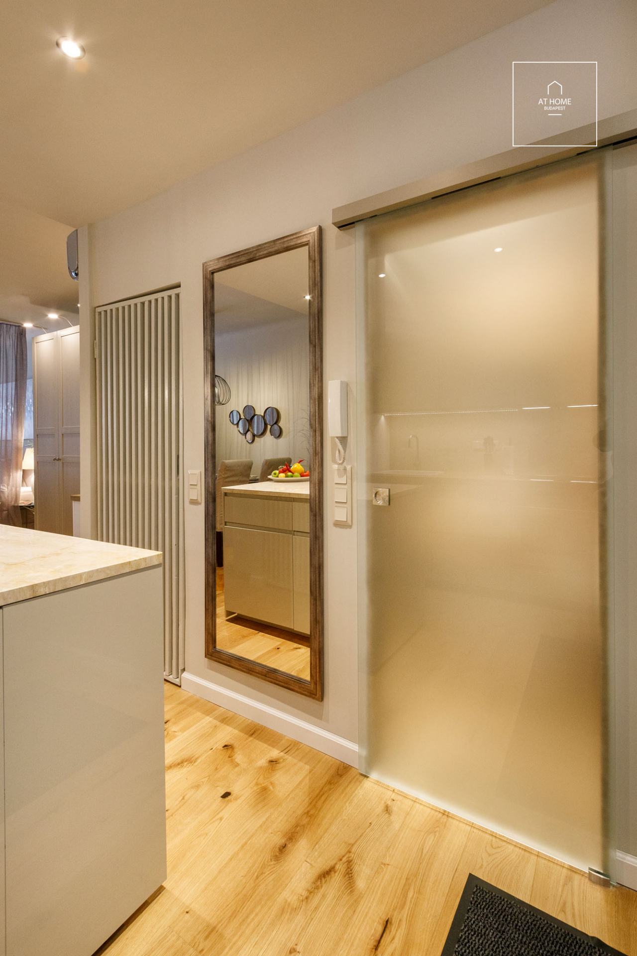 Studio apartment for rent near Buda Castle, Budapest 1st district.