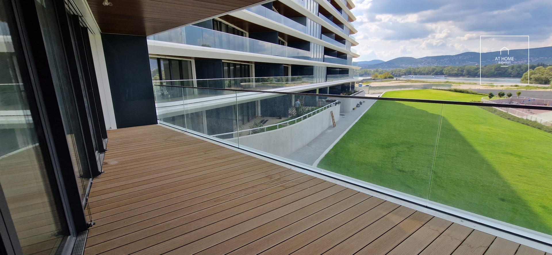 Newly built apartment in Budapest 13th District with Danube panorama