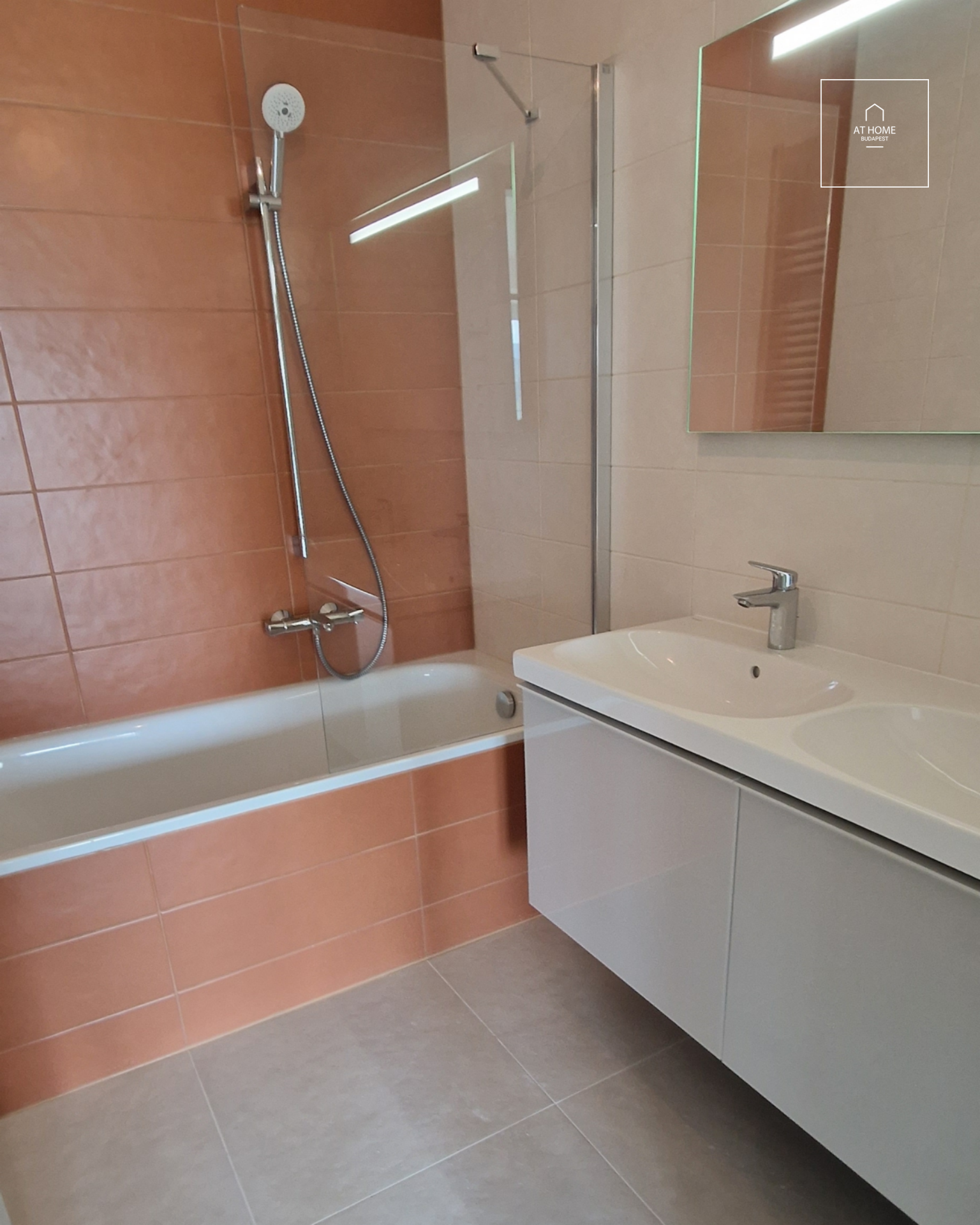 Newly built apartment in Budapest 13th District with Danube panorama