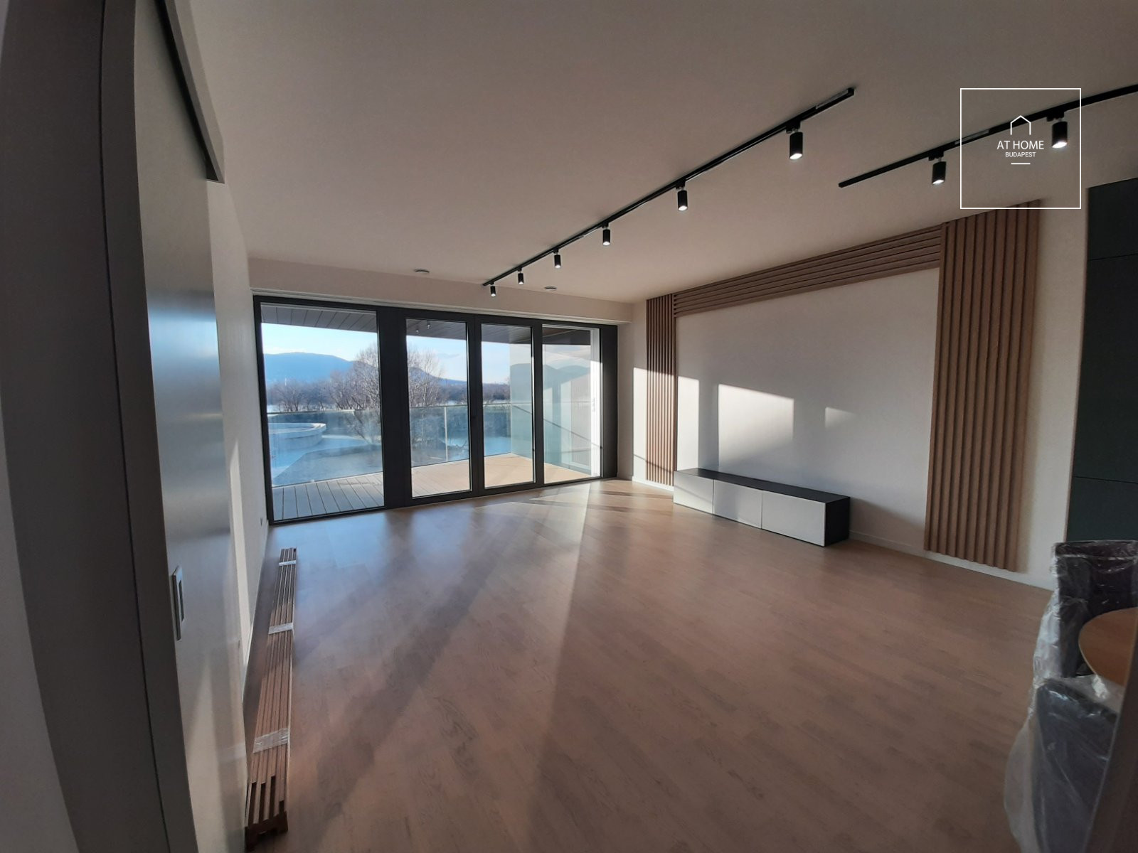 Newly built apartment  in Budapest 13th District with Danube panorama