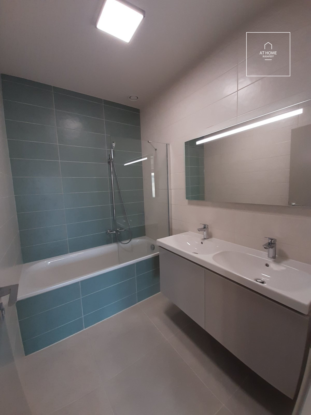 Newly built apartment  in Budapest 13th District with Danube panorama