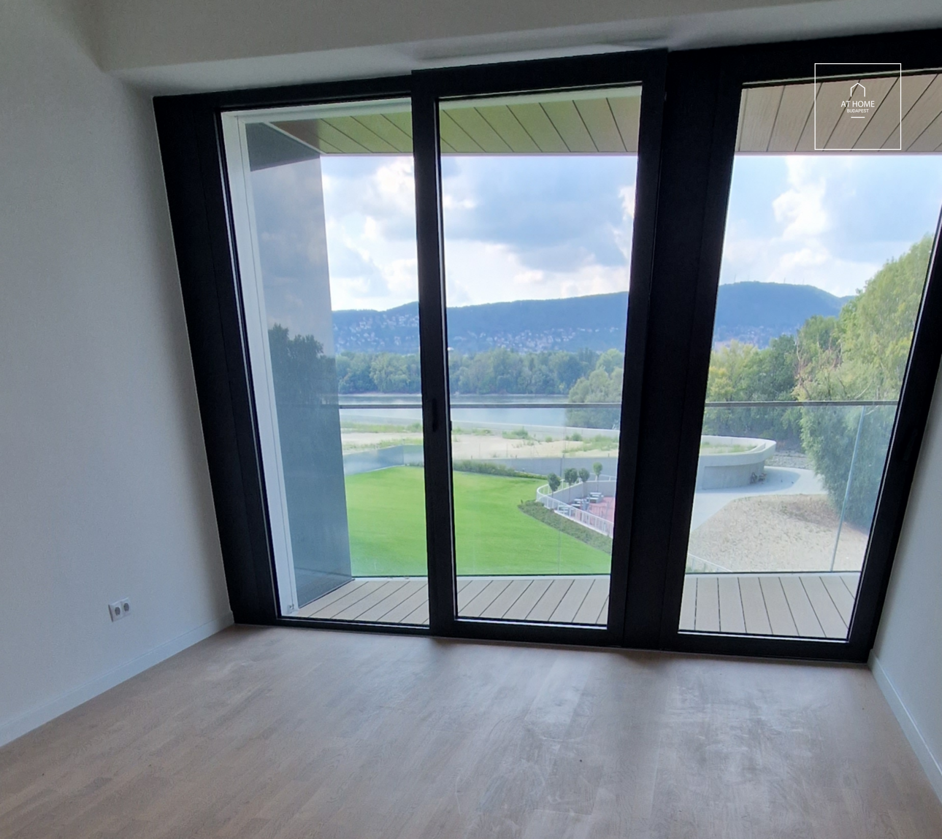 Newly built apartment  in Budapest 13th District with Danube panorama