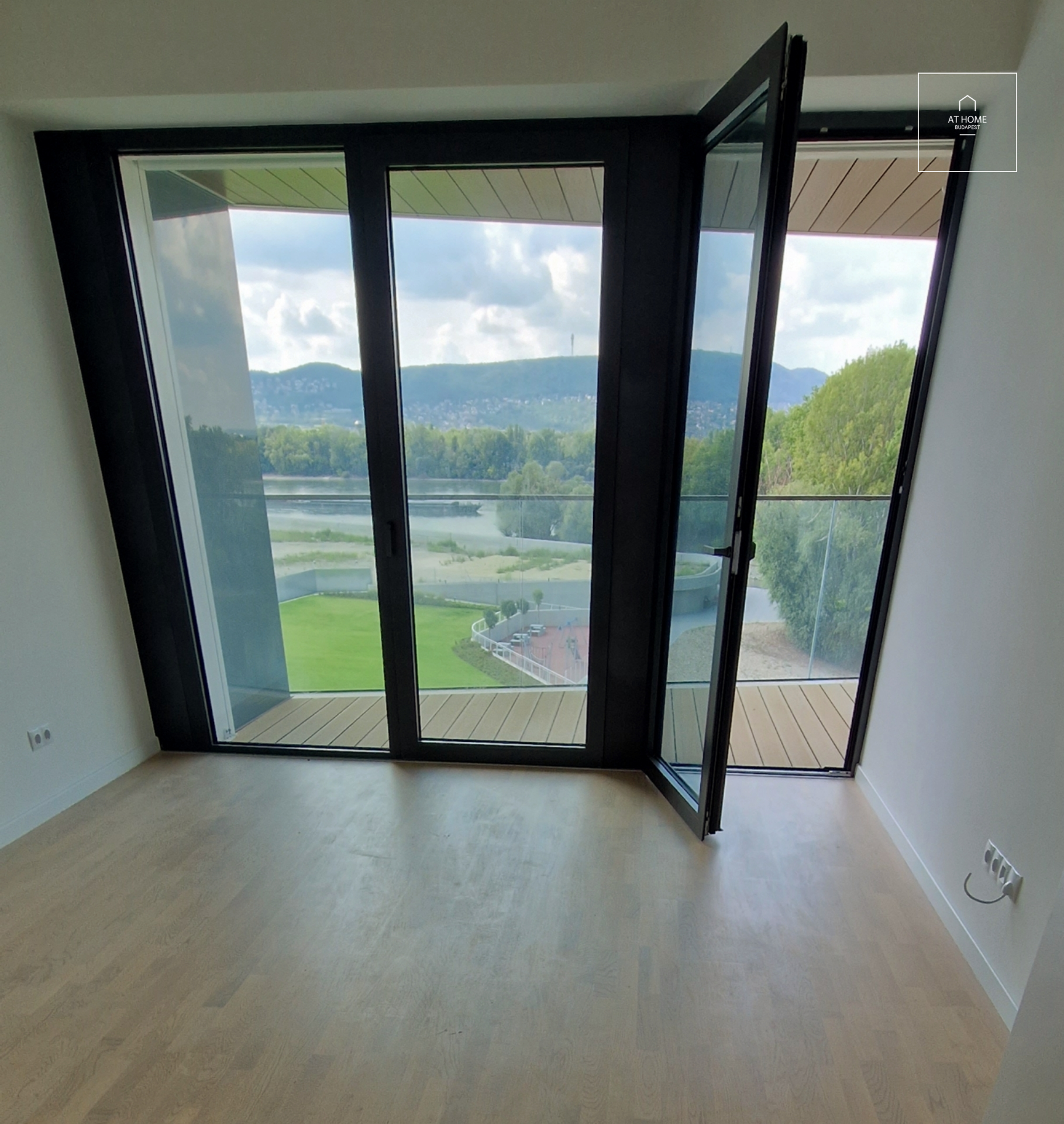 Newly built apartment in Budapest 13th District with Danube panorama