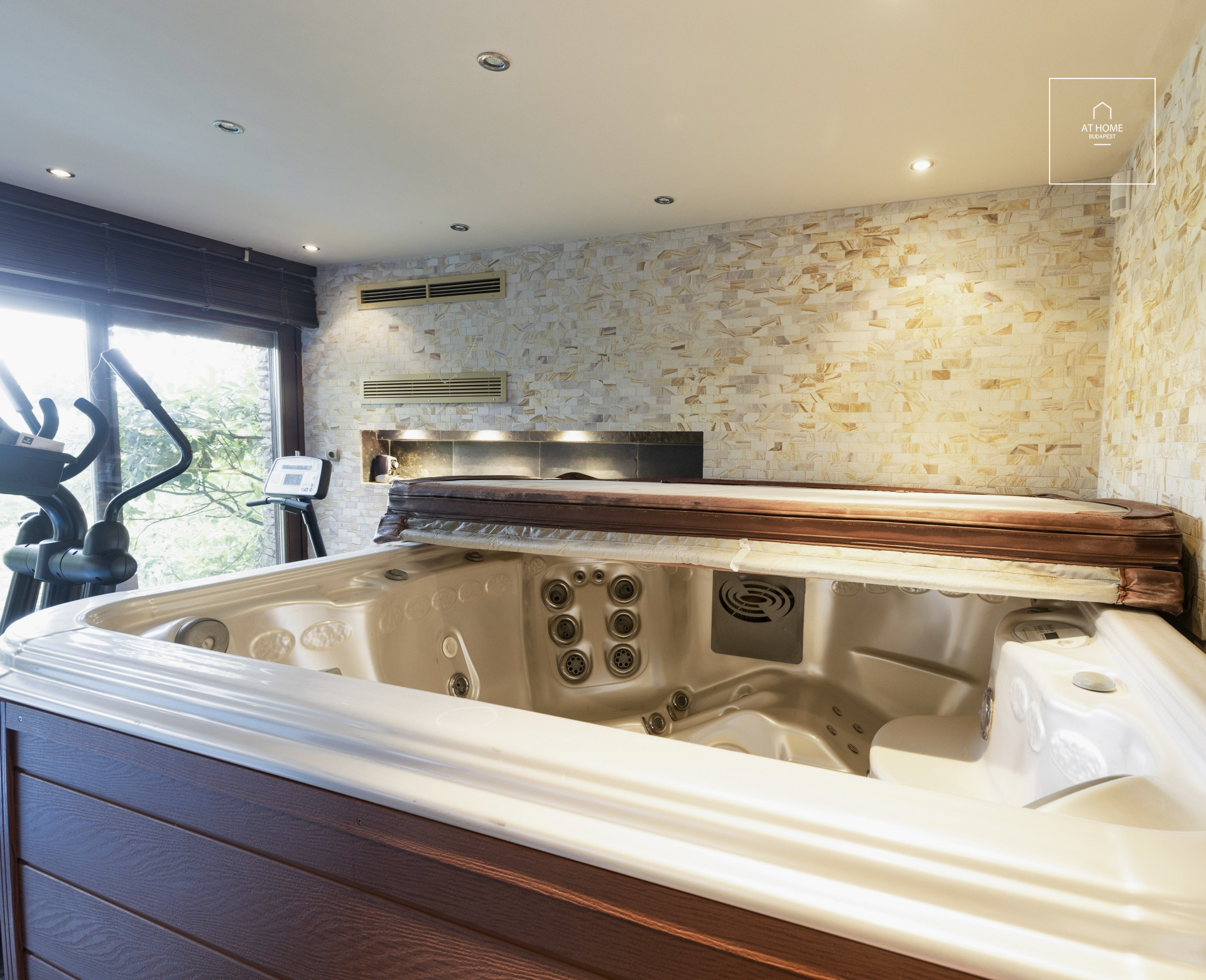 Exclusive house for sale in the 3rd district of Budapest