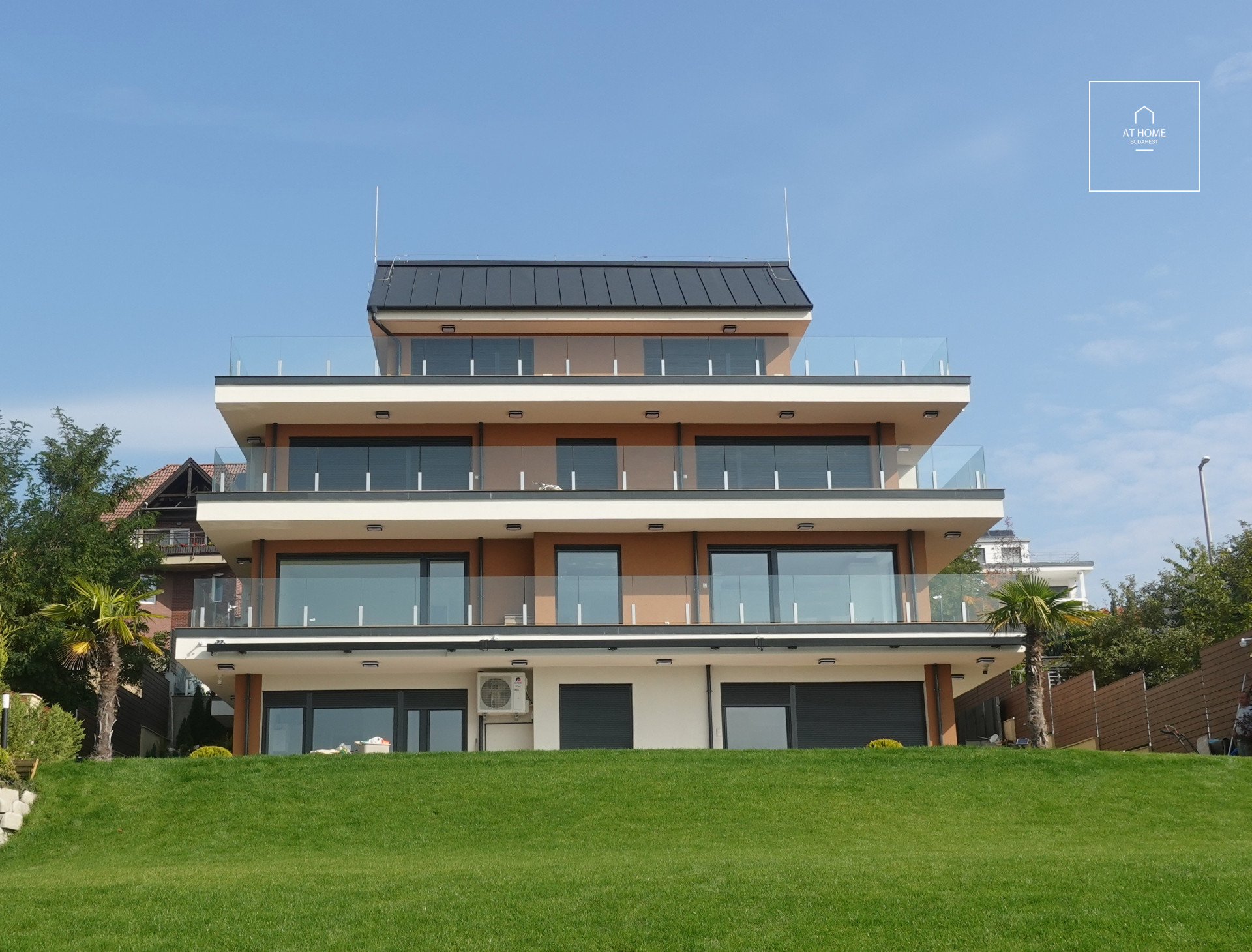 Premium Penthouse Apartment with Panoramic Terraces for Sale in Gazdagrét, Budapest