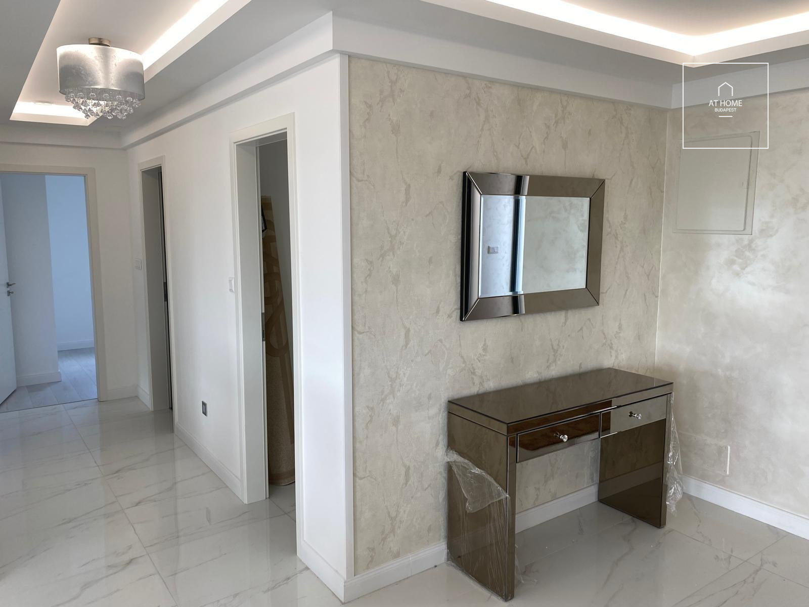 Exclusive, Like-New 3-Apartment Condominium for Sale in District XI, Gazdagrét – Premium Quality, Panoramic Views,  Pool