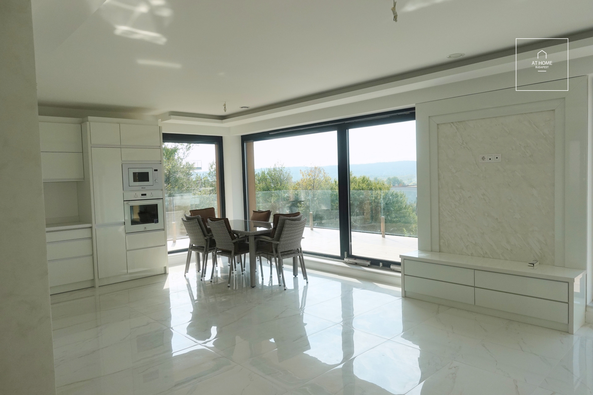 Newly-built 3 flat condominium with pool for sale in Budapest, 11th district, Madárhegy