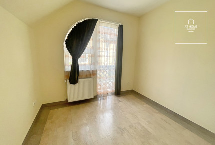 Refurbished townhouse for rent Budapest II. district